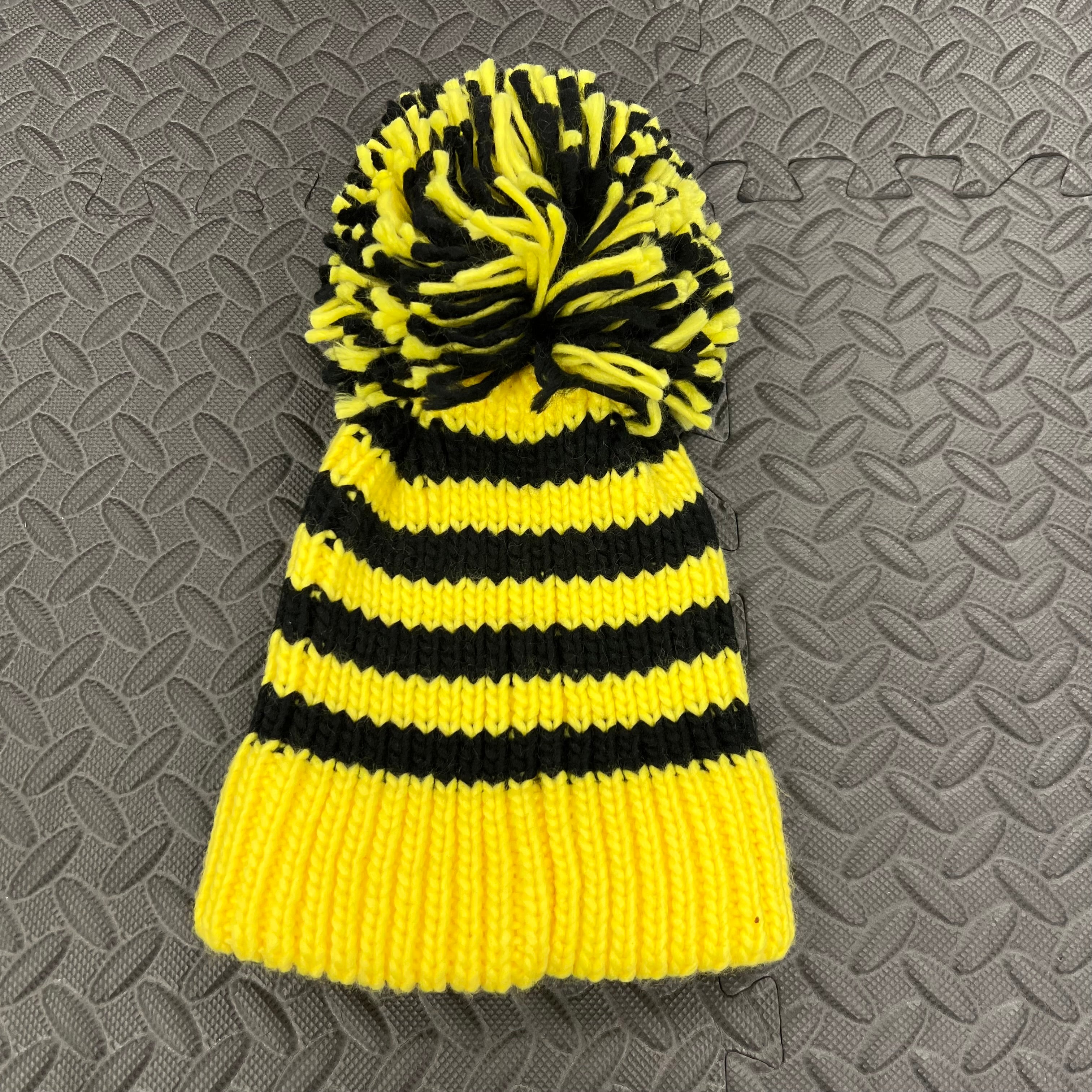 Paintmodz Knitted Bobble Hat