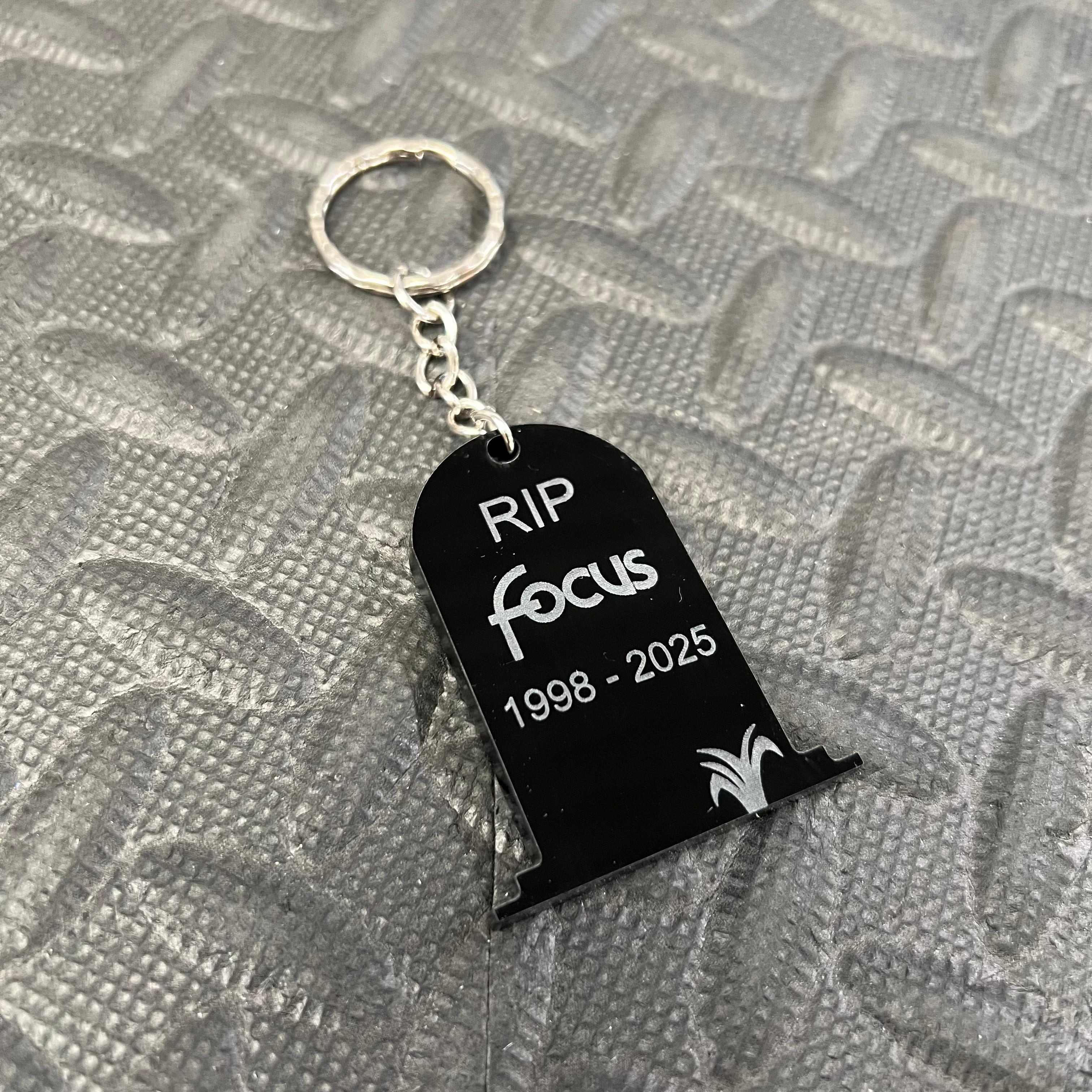 Schlüsselanhänger mit Gravur „Gravestone“ von RIP Fiesta