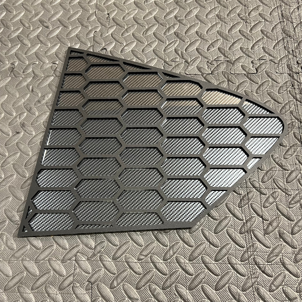 Mk4/4.5 Focus (Hatchback) Rear Quarter Window Inserts (Pair) - Carbon Fibre Effect