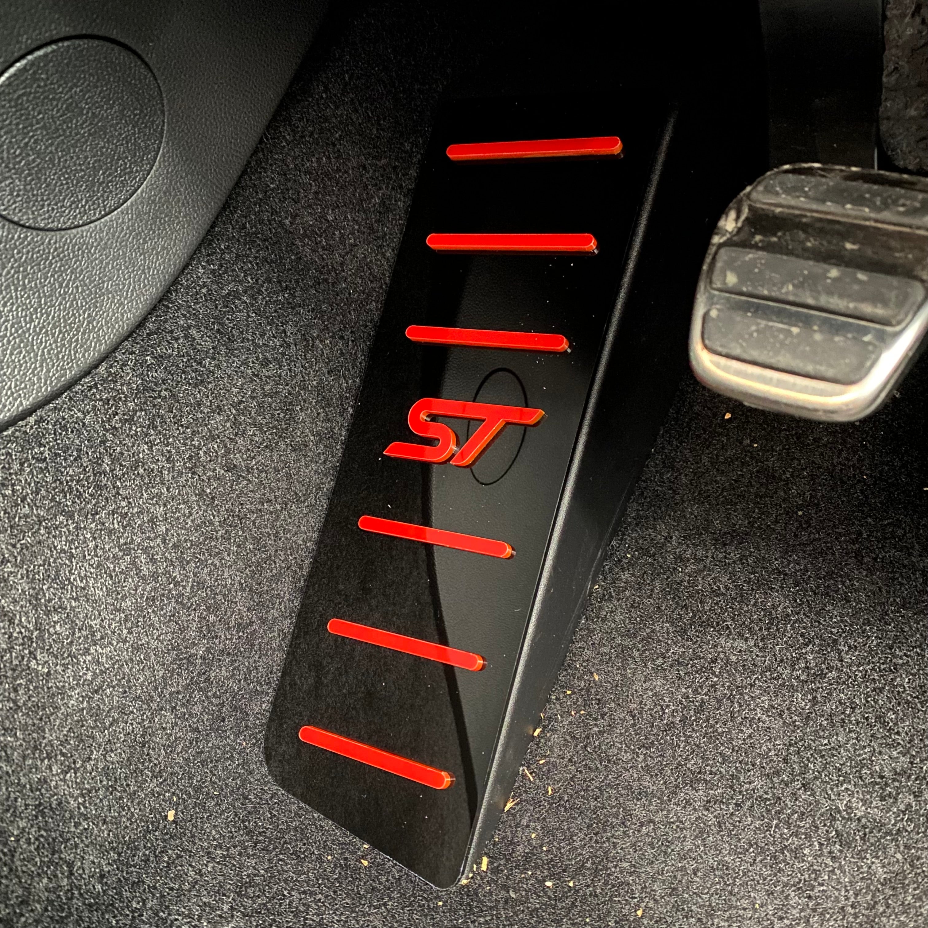 Mk4 Focus ST Dead Pedal / Foot Rest Plate  (4D Acrylic)