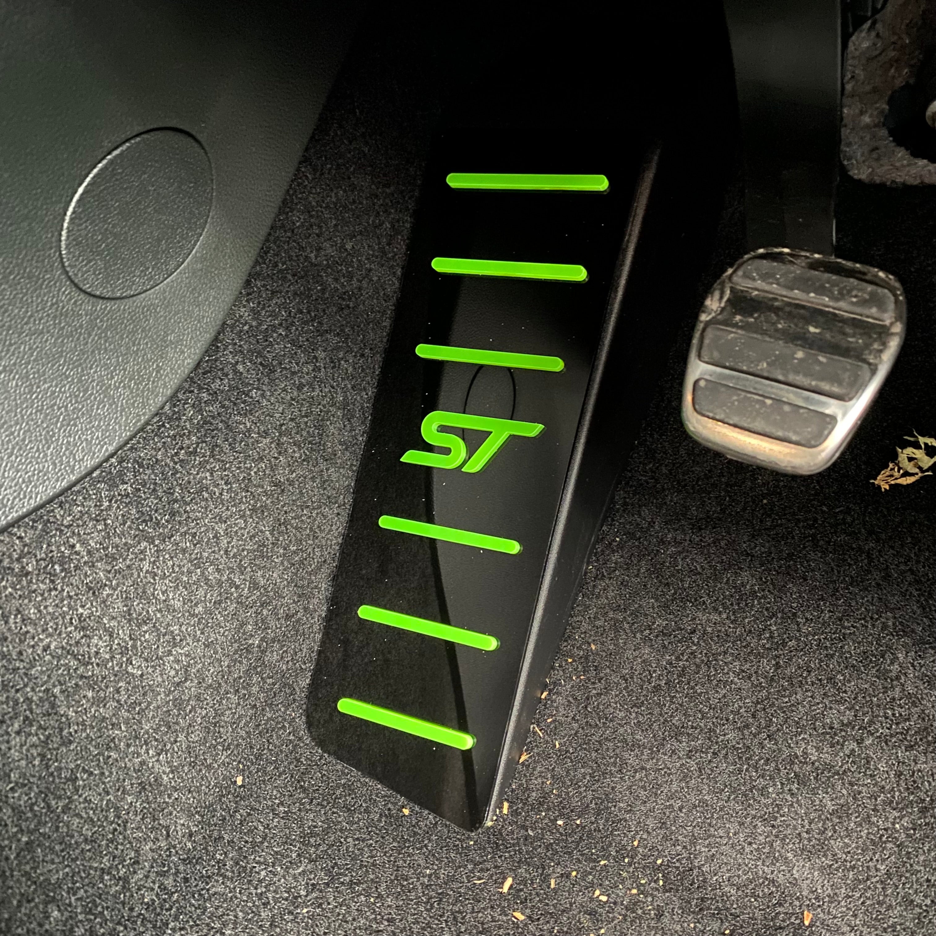 Mk4/4.5 Focus ST Dead Pedal / Foot Rest Plate  (4D Acrylic)