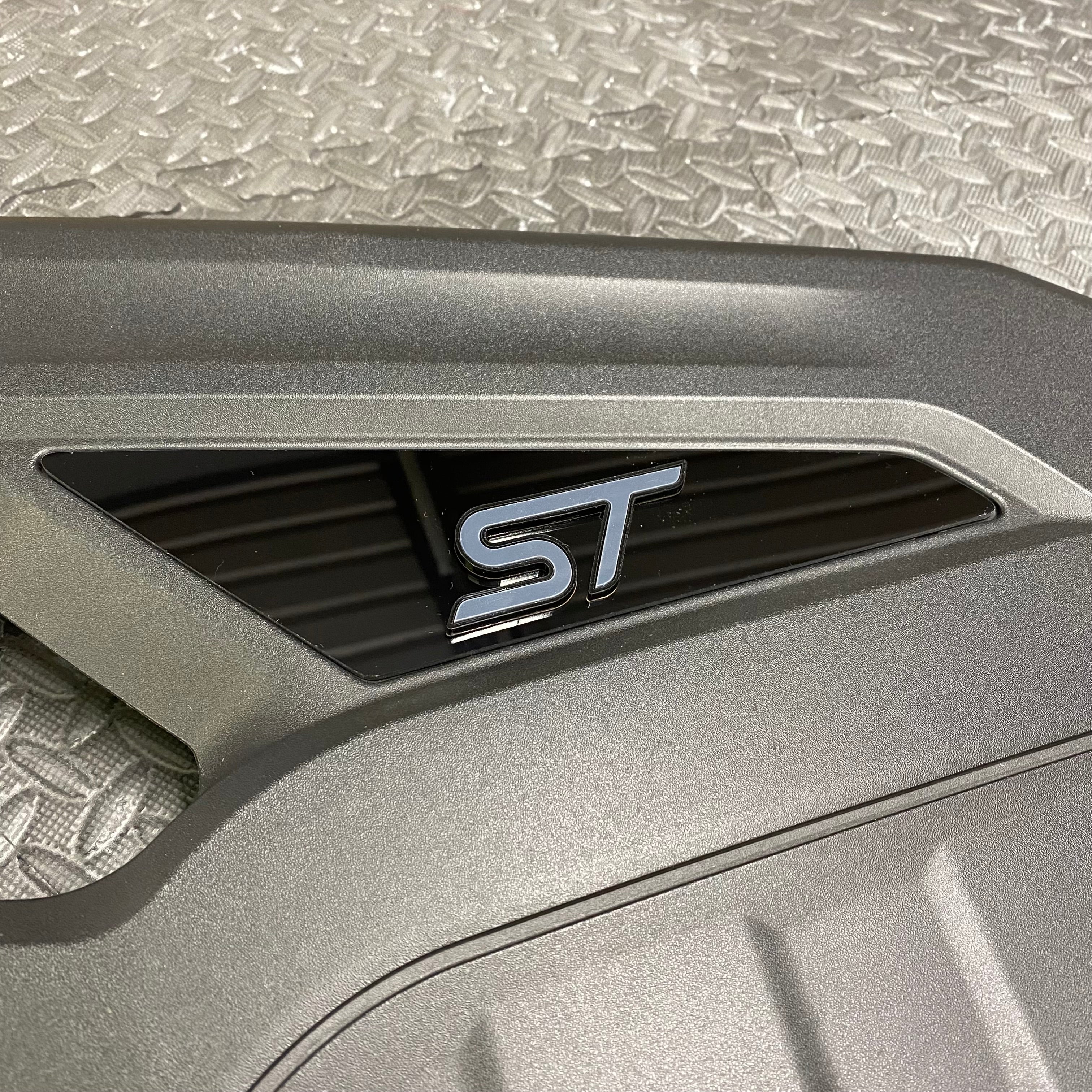 Proform Engine Cover Badge Plate With 3D Logo - Mk7.5 Fiesta ST