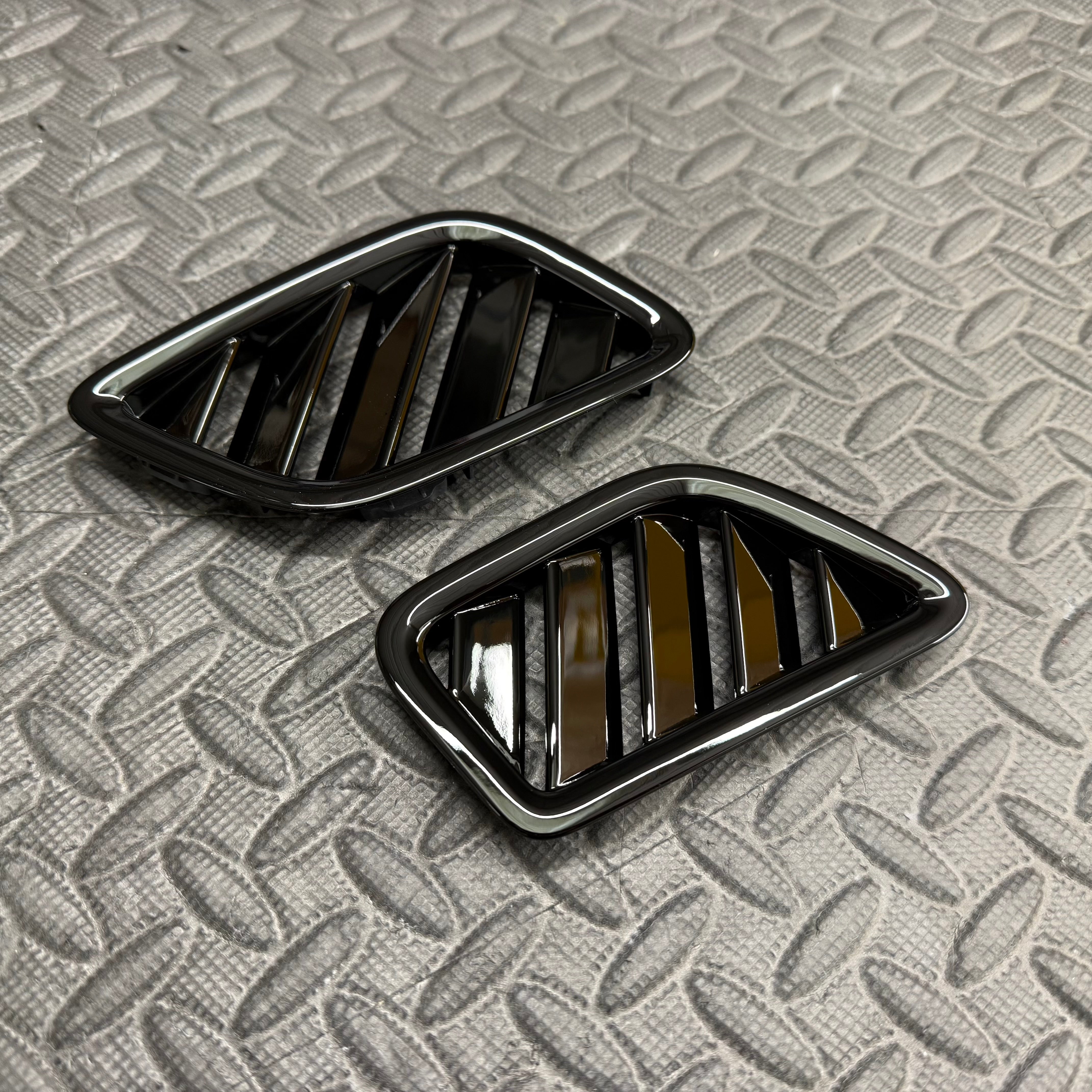 Genuine Ford Window De-Mist Vents (Pair) - Mk8/8.5 Fiesta & Mk2 Puma