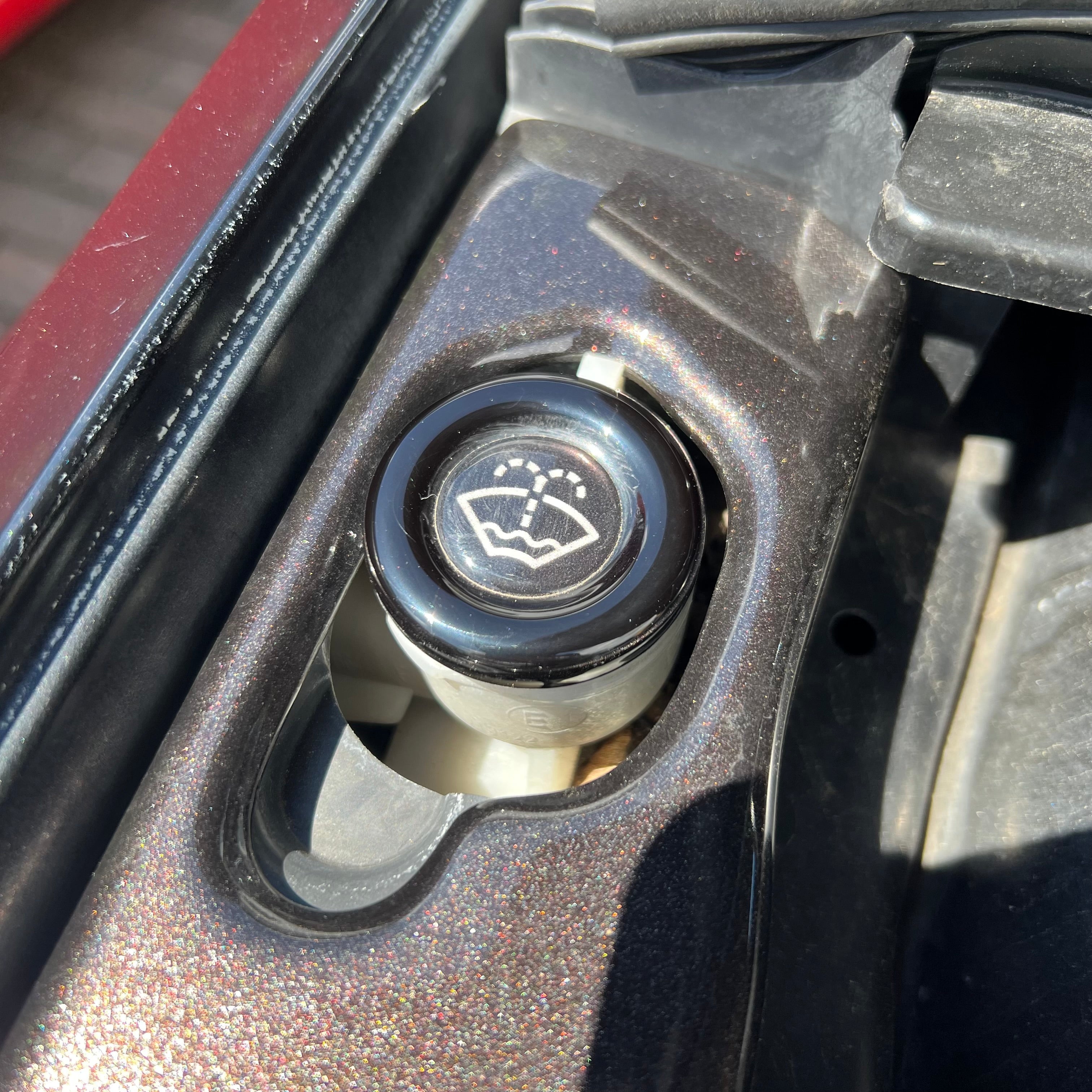 Proform Washer Bottle Bung Mk2/2.5 Focus - Gloss Black Plastic With 
Silver Screenwash Logo Gell Badge