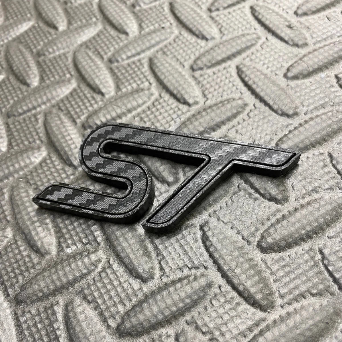 ST Performance Acrylic 4D Lettering