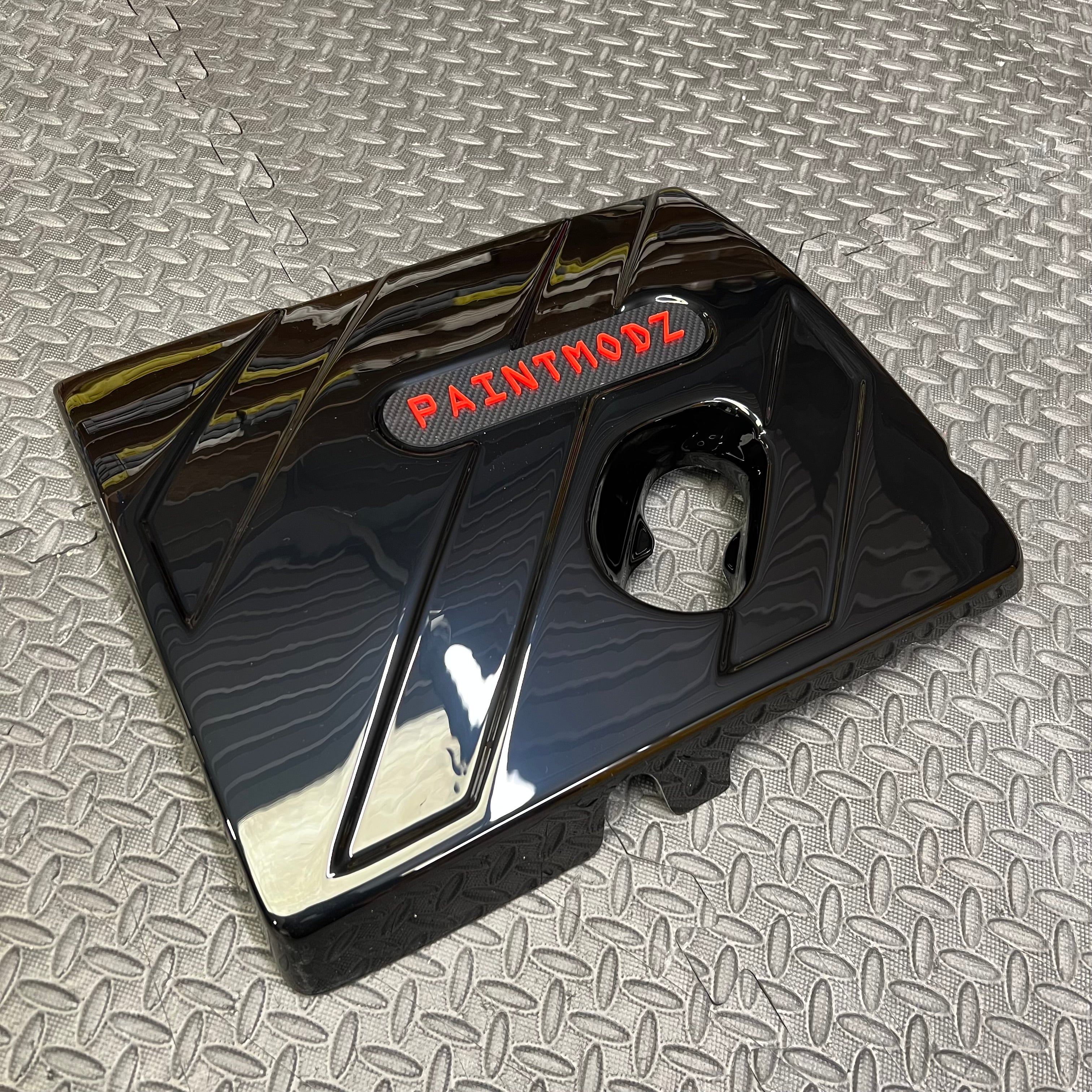 Proform Engine Cover - MK8/8.5 Fiesta ST & Mk2 Puma ST - Gloss Black Plastic With Red/Deluxe Carbon Fibre Effect Badge Plate