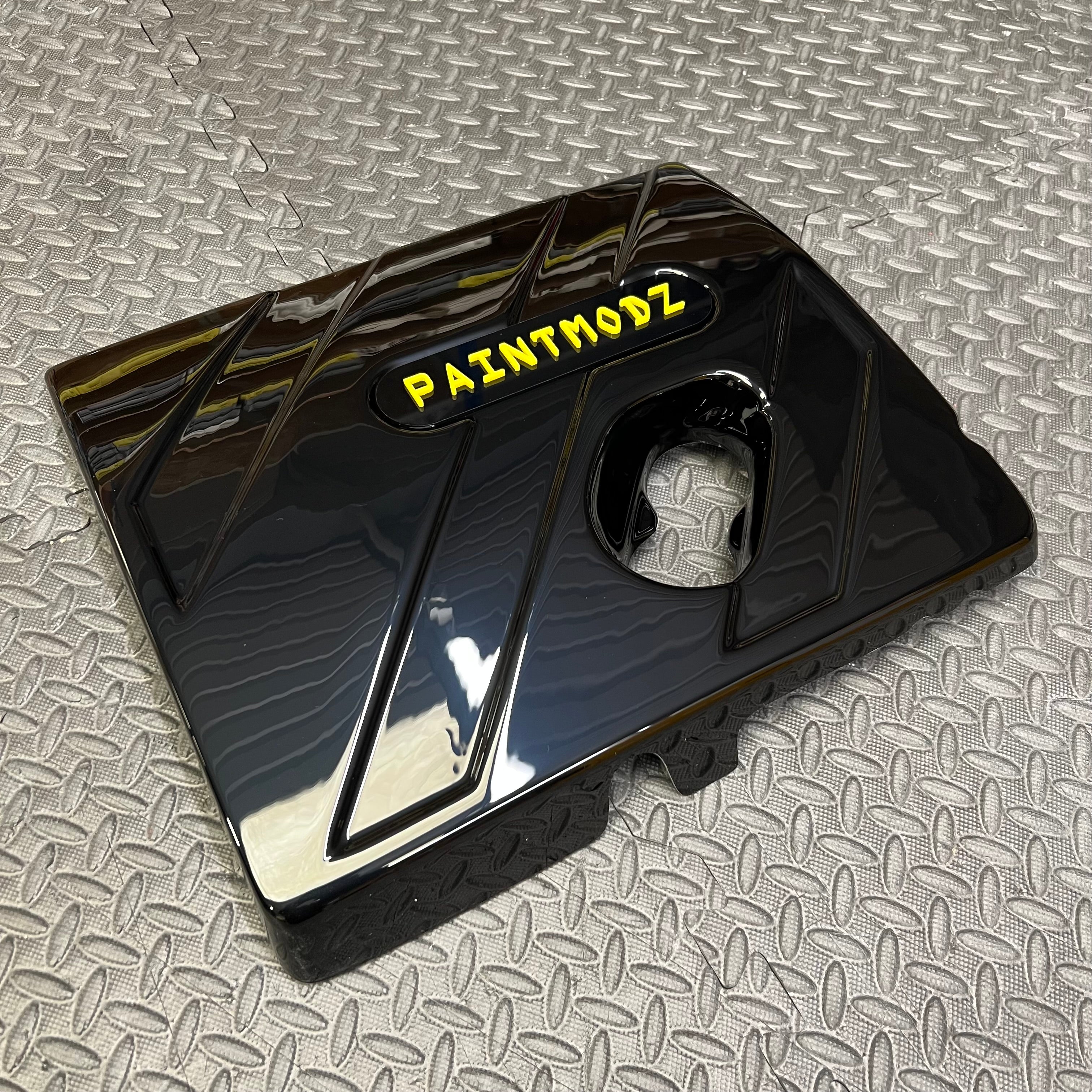 Proform Engine Cover - MK8/8.5 Fiesta ST & Mk2 Puma ST - Gloss Black Plastic With Yellow/Gloss Black Badge Plate