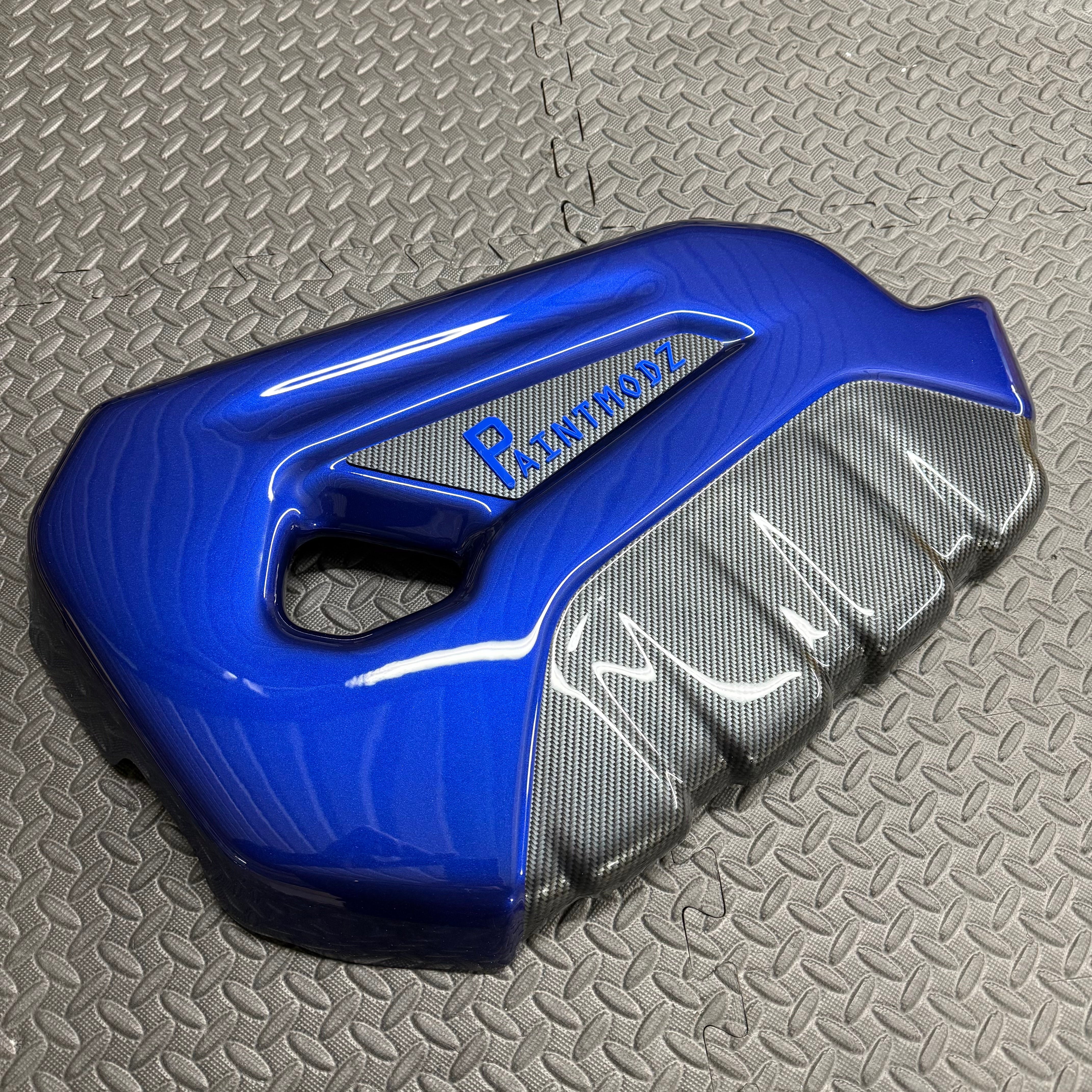 Proform Engine Cover - Fiesta Mk7.5 ST180 / ST200 - Painted Sprit Blue With Deluxe Carbon Fibre Front - Medium Blue/Deluxe Carbon Fibre Badge Plate