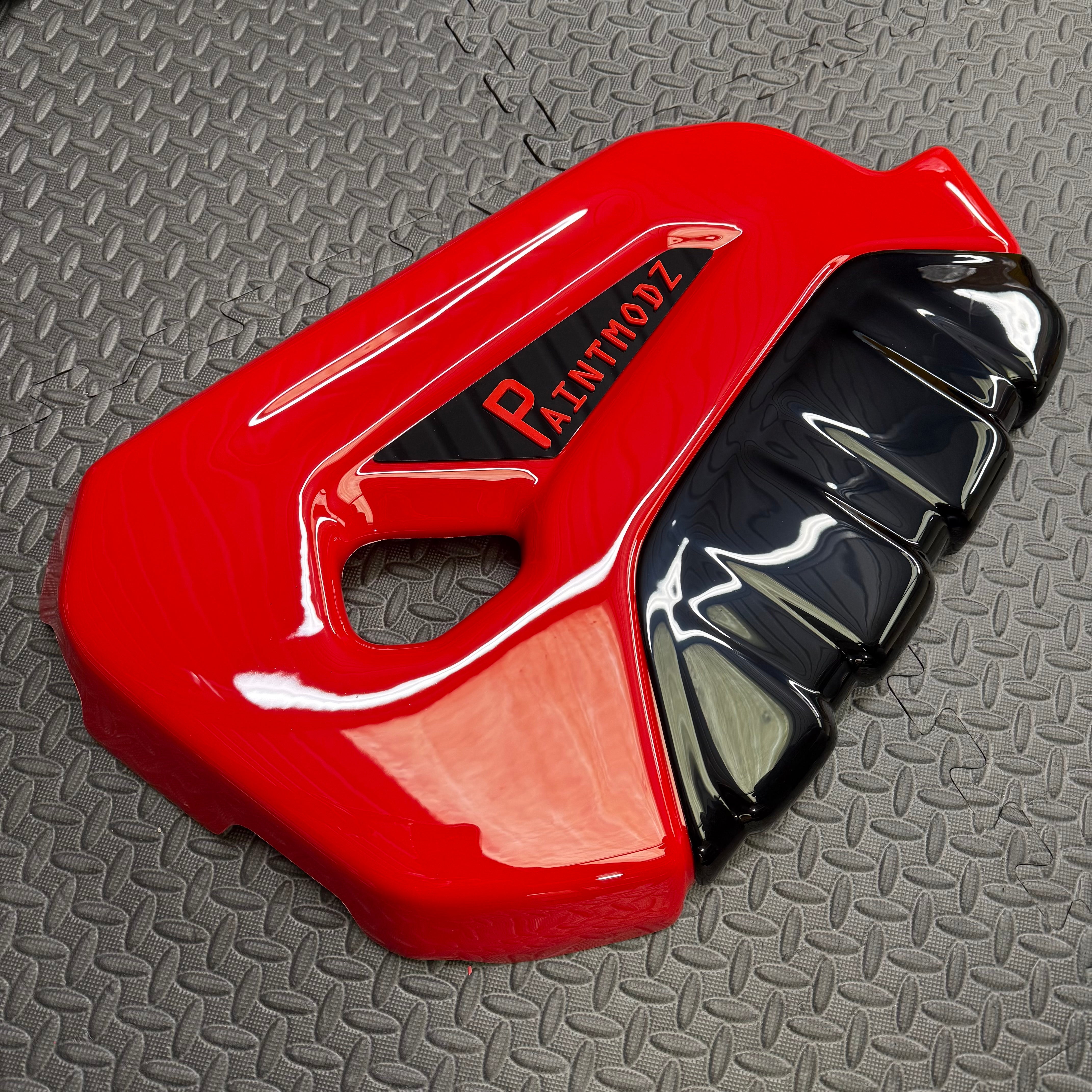 Proform Engine Cover - Mk7.5 Fiesta ST180 ST200 - Gloss Red With Gloss Black Front - Red/Gloss Black Badge