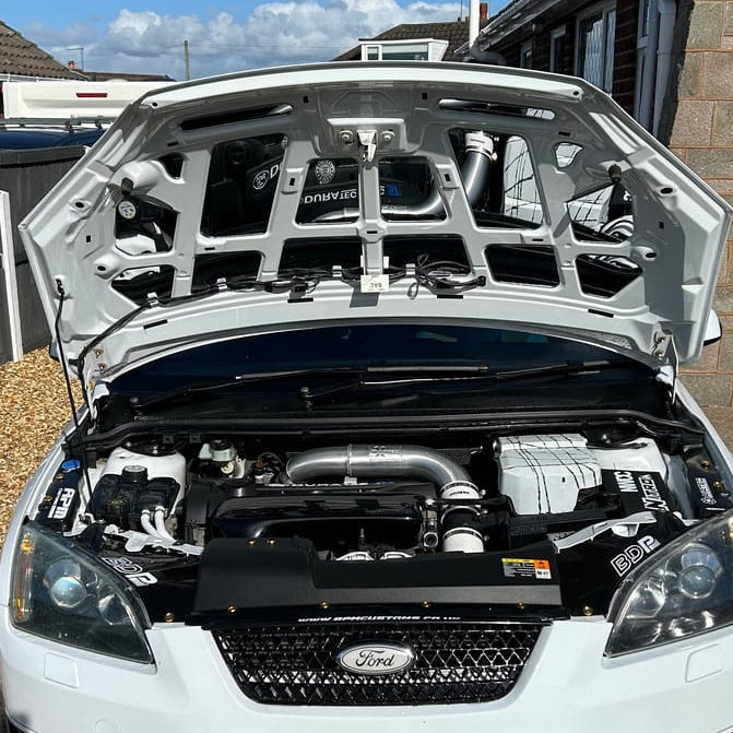 Proform Under Bonnet Panels/Plates - Mk2 Pre-Facelift Ford Focus - Gloss Black Plastic