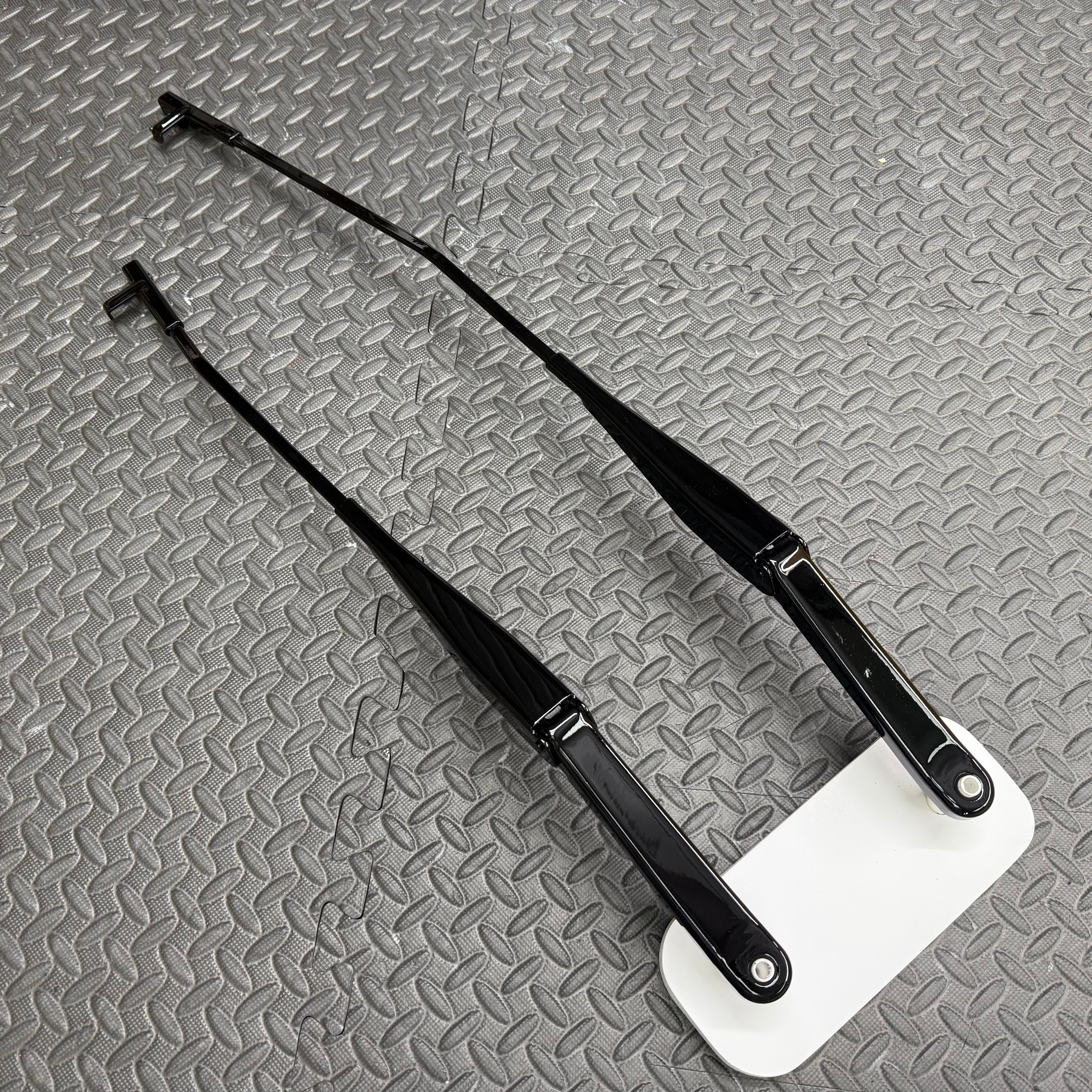 Original Ford-Frontwischerarme (RHD) – Mk2/2.5/3/3.5/4/4.5 Focus (Lackierung/Hydrodip-Oberflächen)