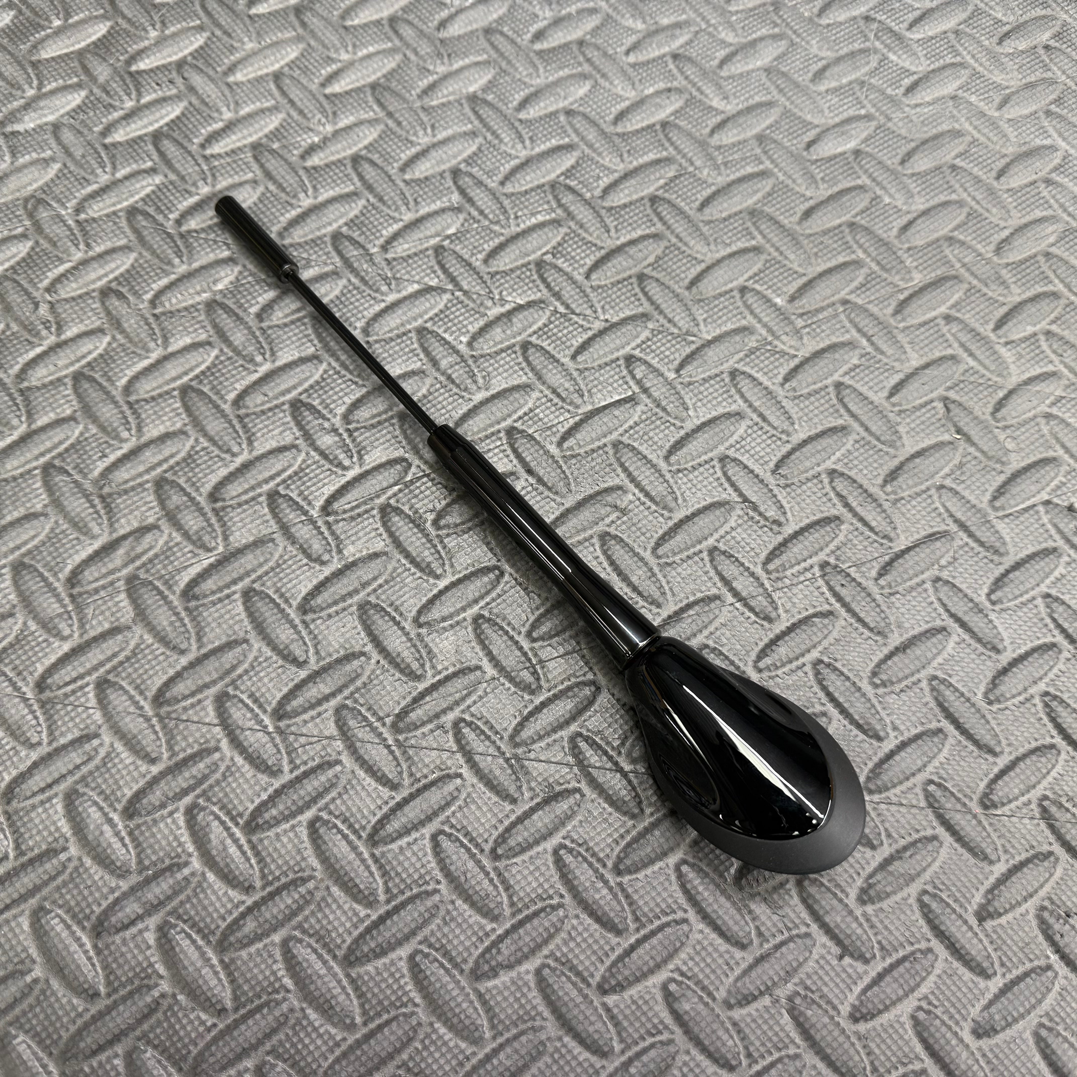 Short Aerial Mast with Genuine Ford Aerial Base (Painted)