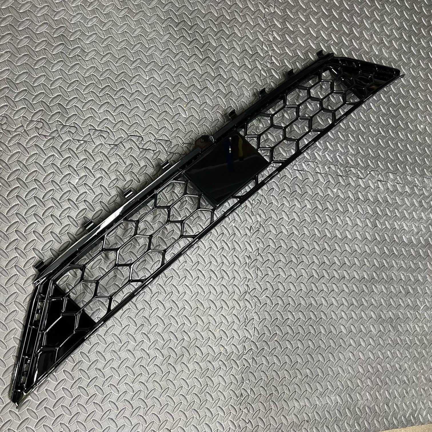 Genuine Ford Mk4 Focus ST Front Lower Grille