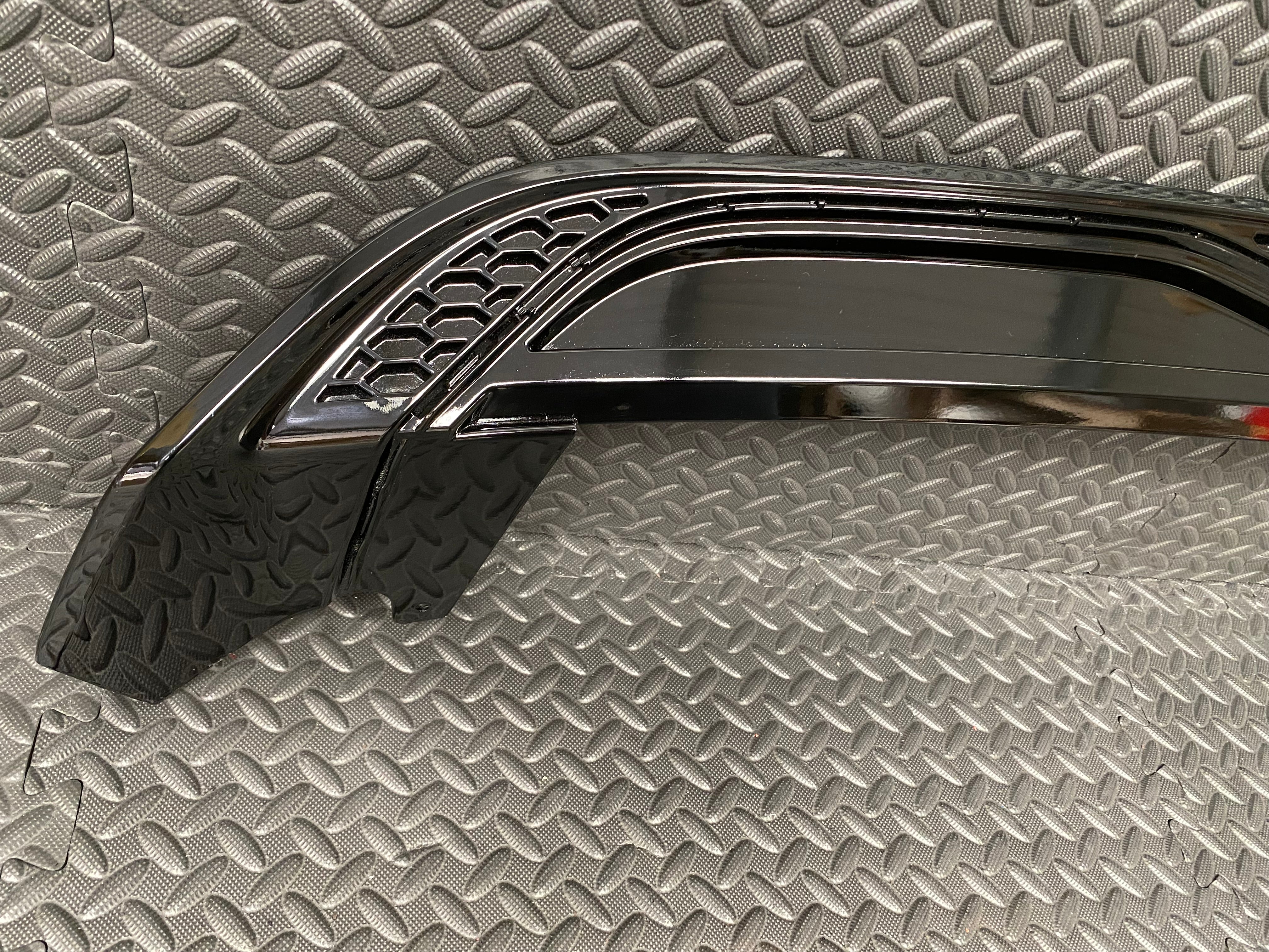 Genuine Ford Upper Mesh Rear Diffuser - Mk8/8.5 Fiesta ST (Gloss Black Painted)