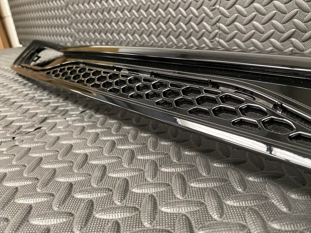 Genuine Ford Upper Mesh Rear Diffuser - Mk8/8.5 Fiesta ST (Gloss Black