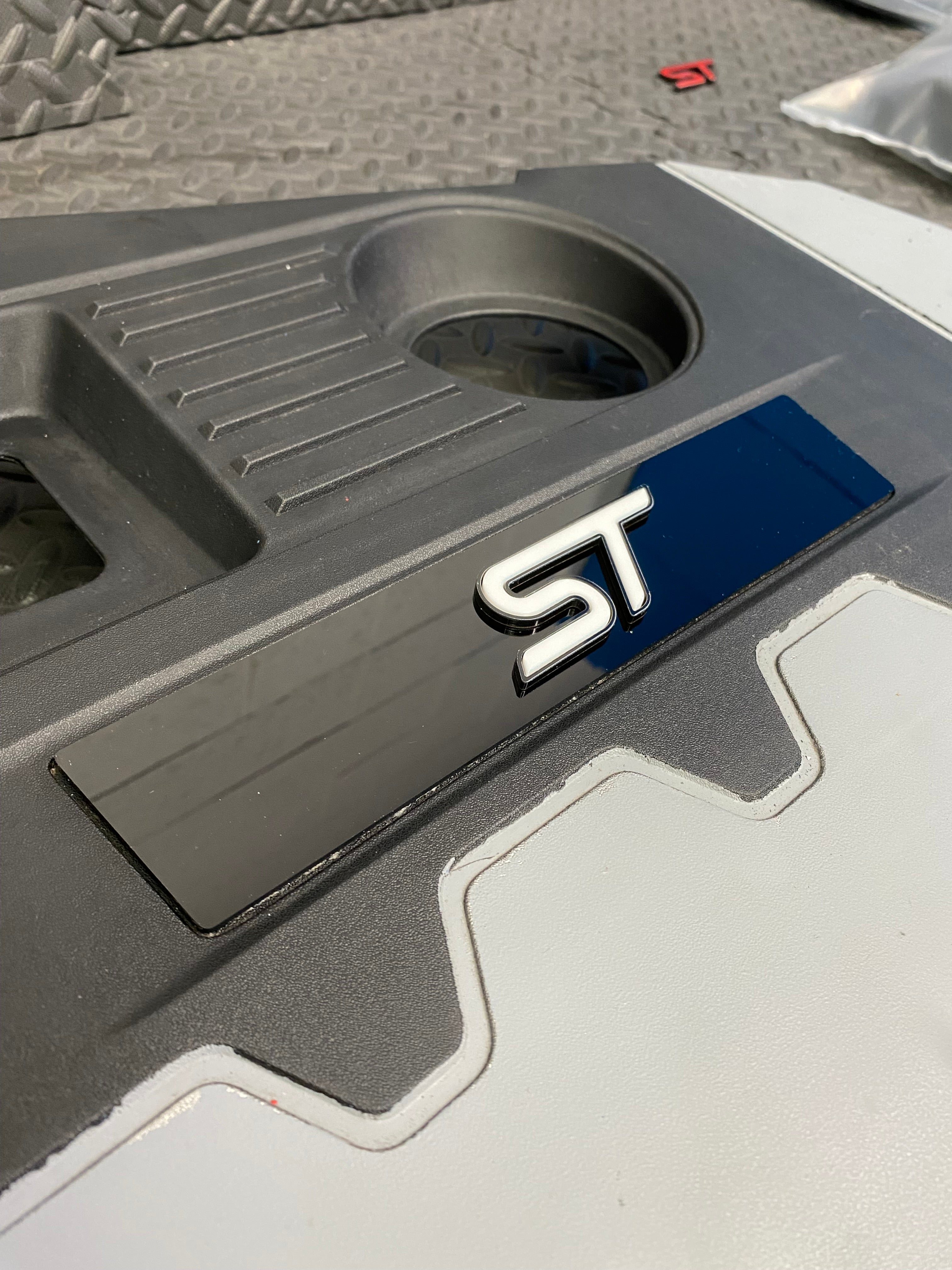 Proform Engine Cover Badge Plates With 3D Logo - Mk3/3.5 Focus ST