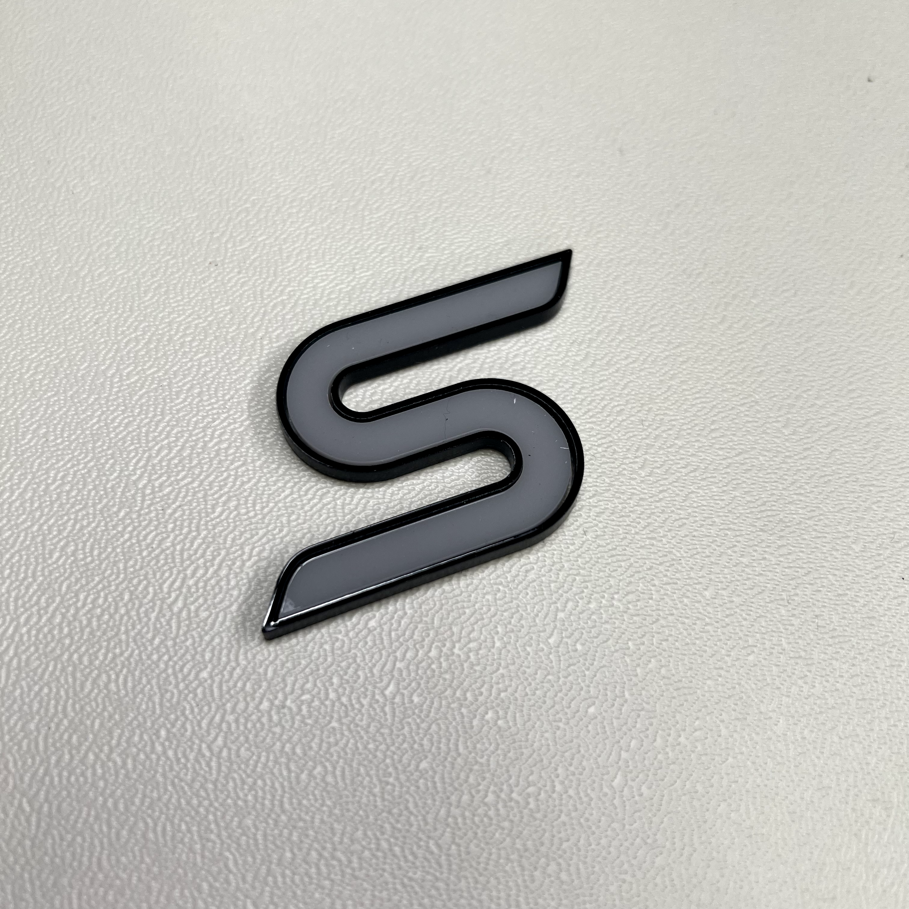 S (Zetec S) Abzeichenplatte