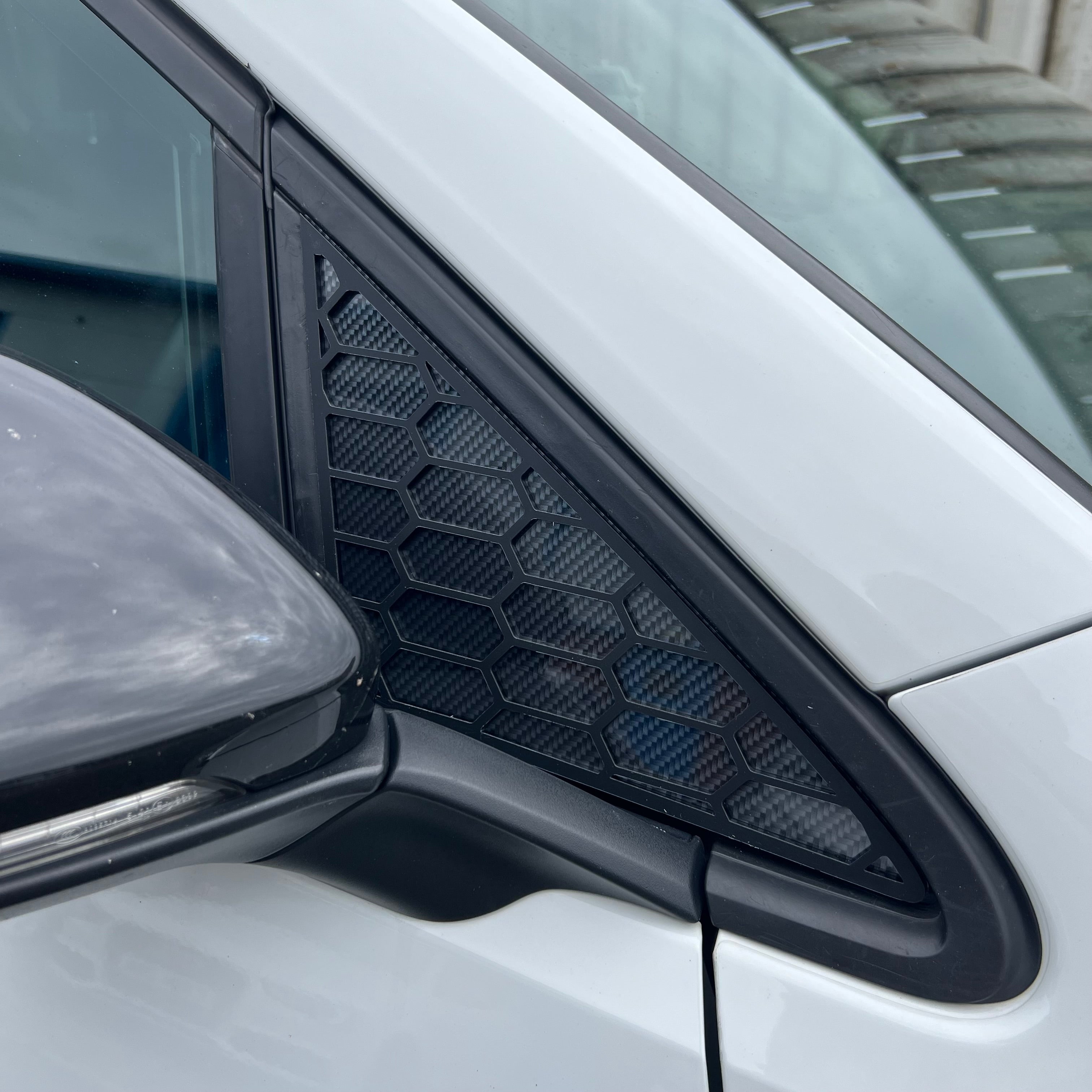 Mk7/7.5 VW Golf Acrylic Front Window Inserts (Pair) - Carbon Fibre Effect Back Plate with Satin Hexagon Design
