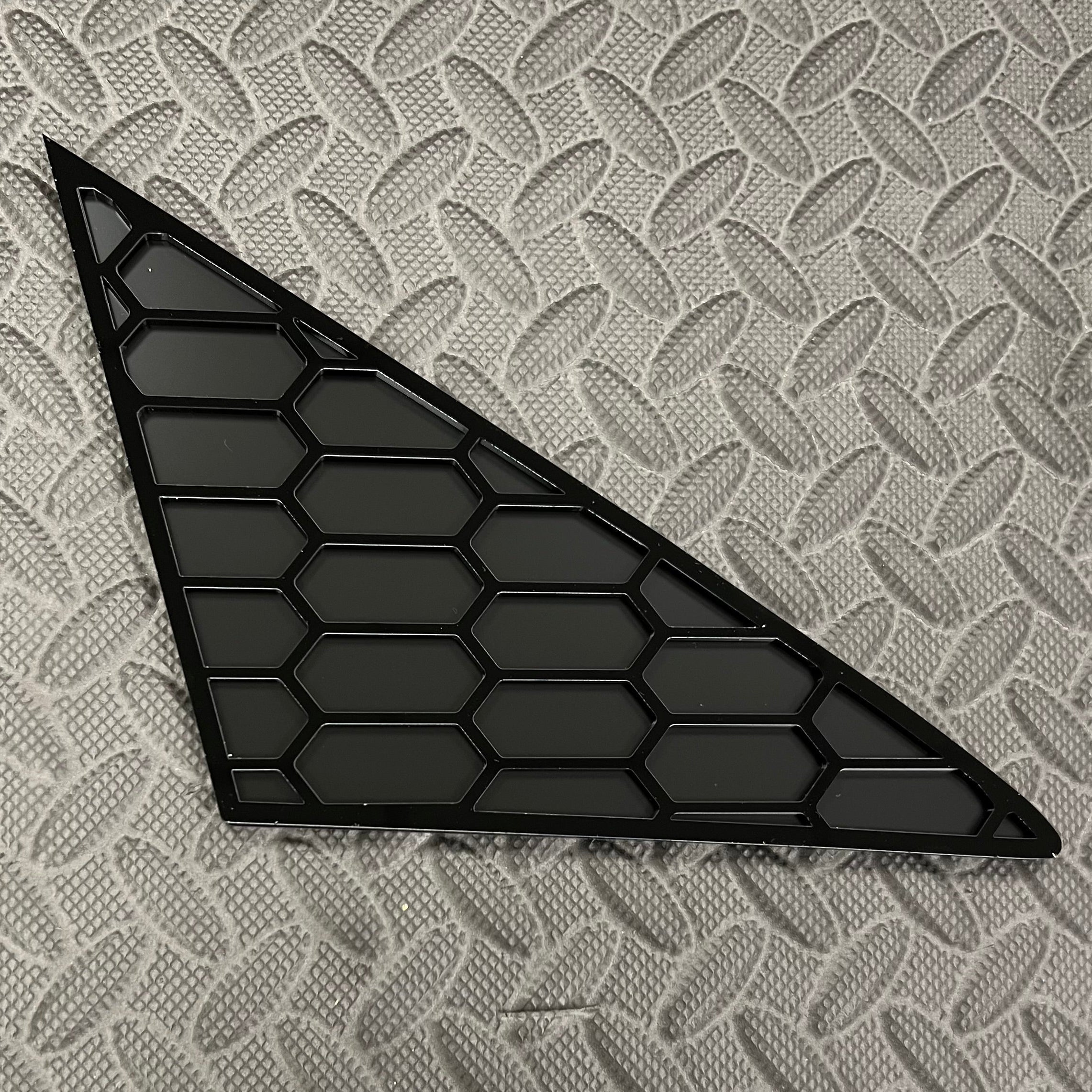 Mk7/7.5 VW Golf Acrylic Front Window Inserts - Satin Black Back Plate With Gloss Black Hexagon Detail