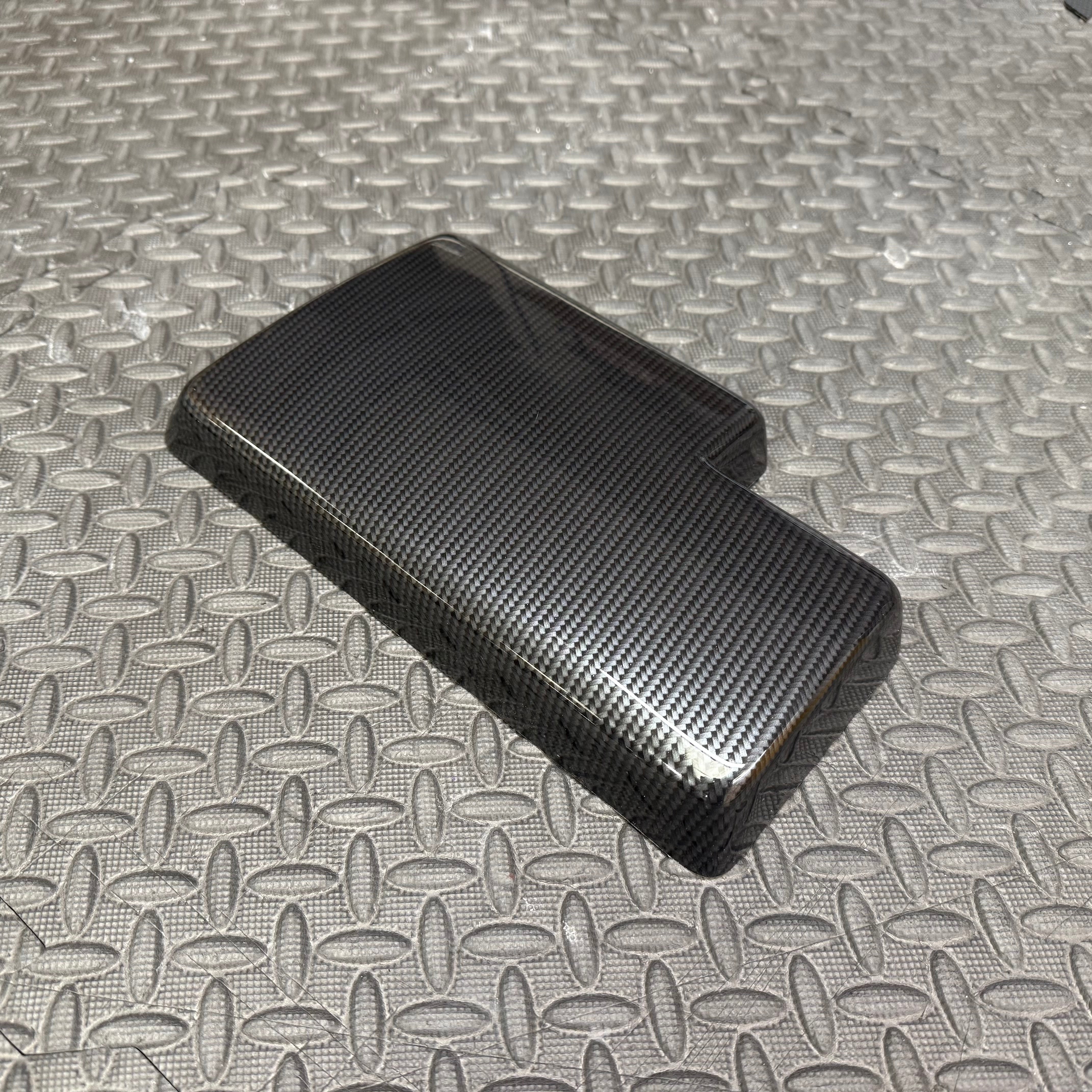 Proform Mustang (6th Generation)  Fuse Box Cover - Deluxe Carbon Fibre Effect Plastic