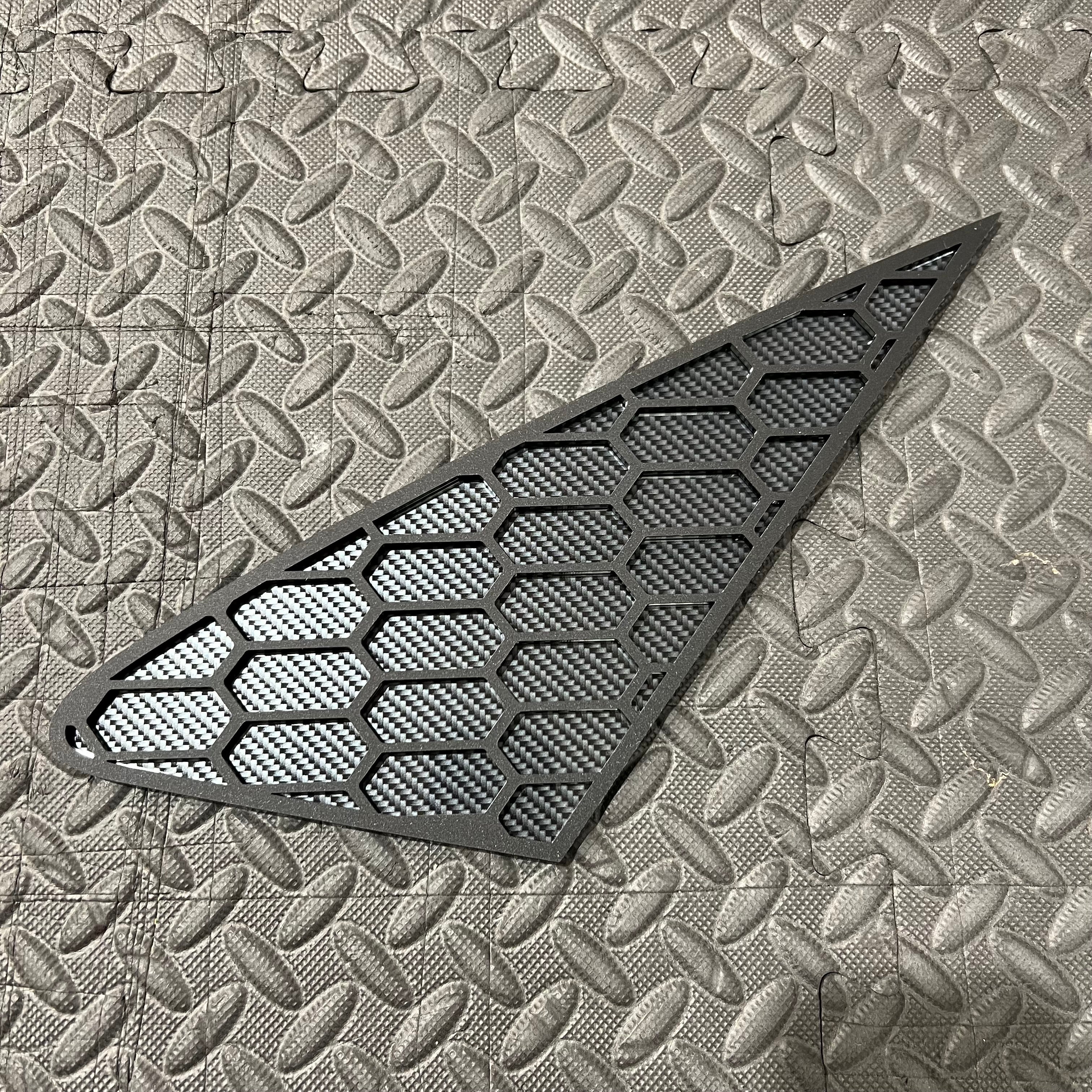 Mk2/2.5 Puma Acrylic Rear Window Inserts (Pair) - Satin Black Hexagon Design With Carbon Fibre Effect Back Plate