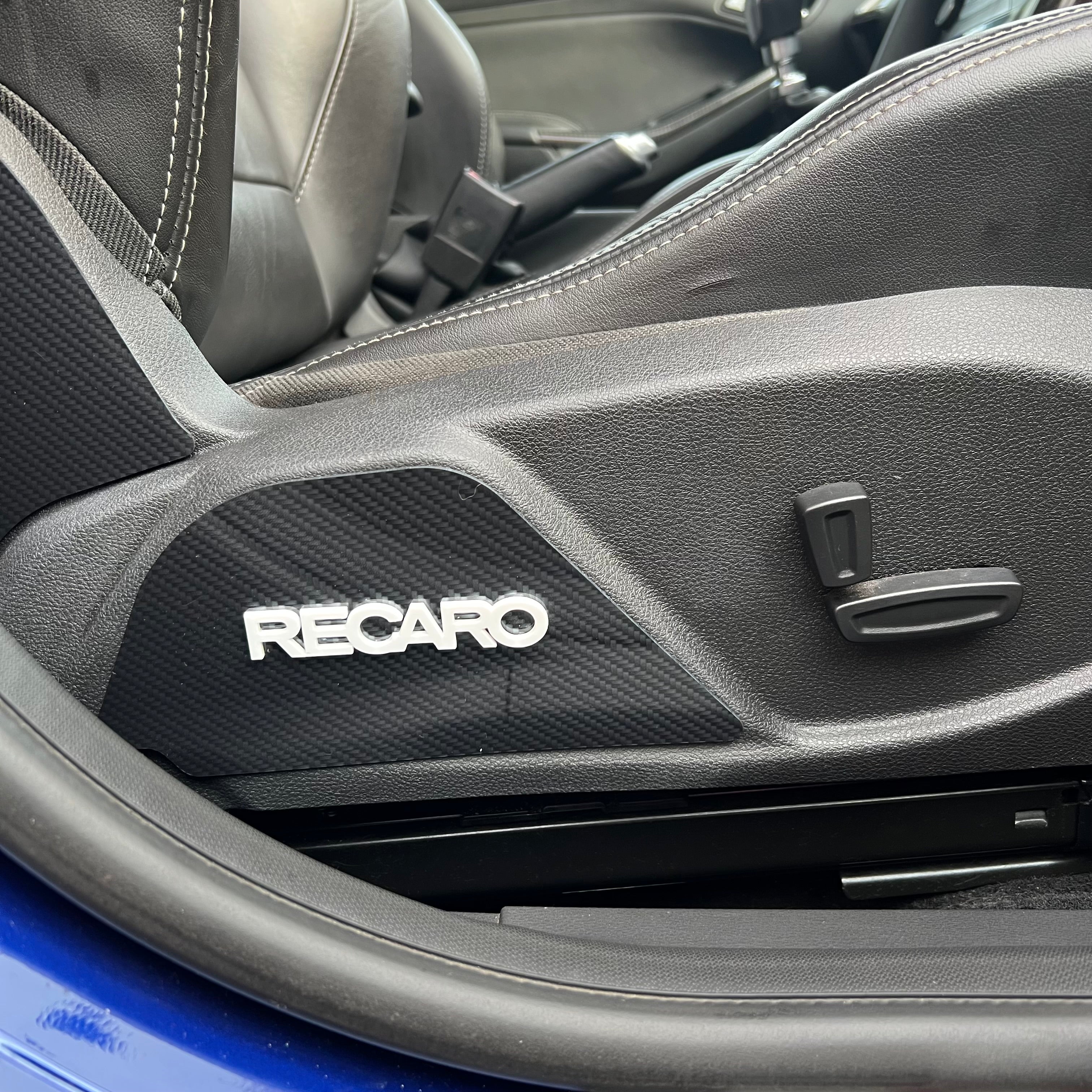 Proform Mk3/3.5 Focus ST Seat Plate Set - Deluxe Carbon Fibre With White Detail