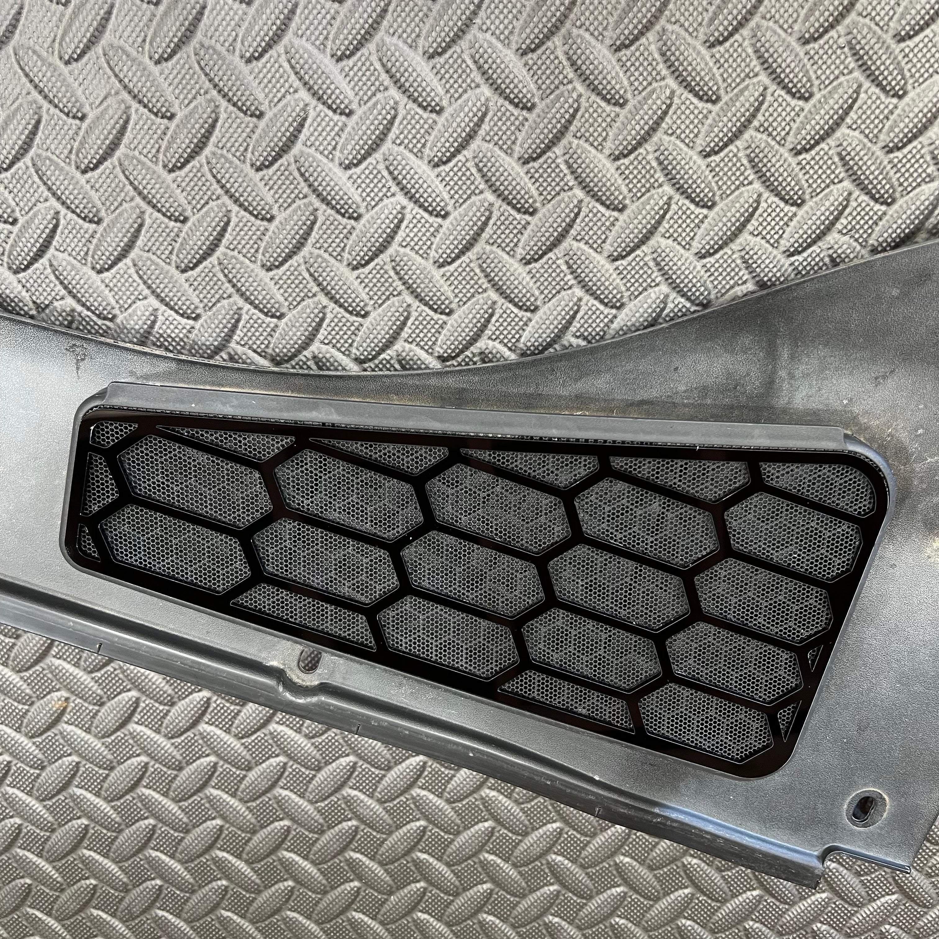 Proform Mk3/3.5 Focus Scuttle Vent Covers - Hexagon Design - Left Hand Side - Gloss Black