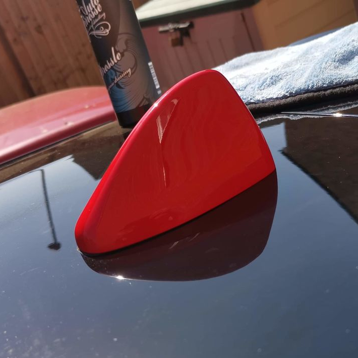 Proform New 'Shark Fin' Aerial - Mk8/8.5 Ford Fiesta / Mk2 Puma - Painted Race Red