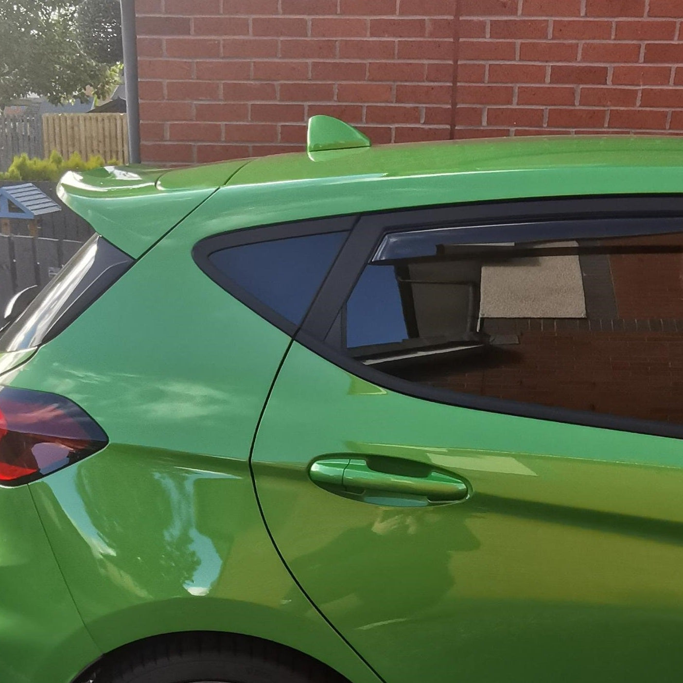 Proform New 'Shark Fin' Aerial - Mk8/8.5 Ford Fiesta / Mk2 Puma - Painted Mean Green