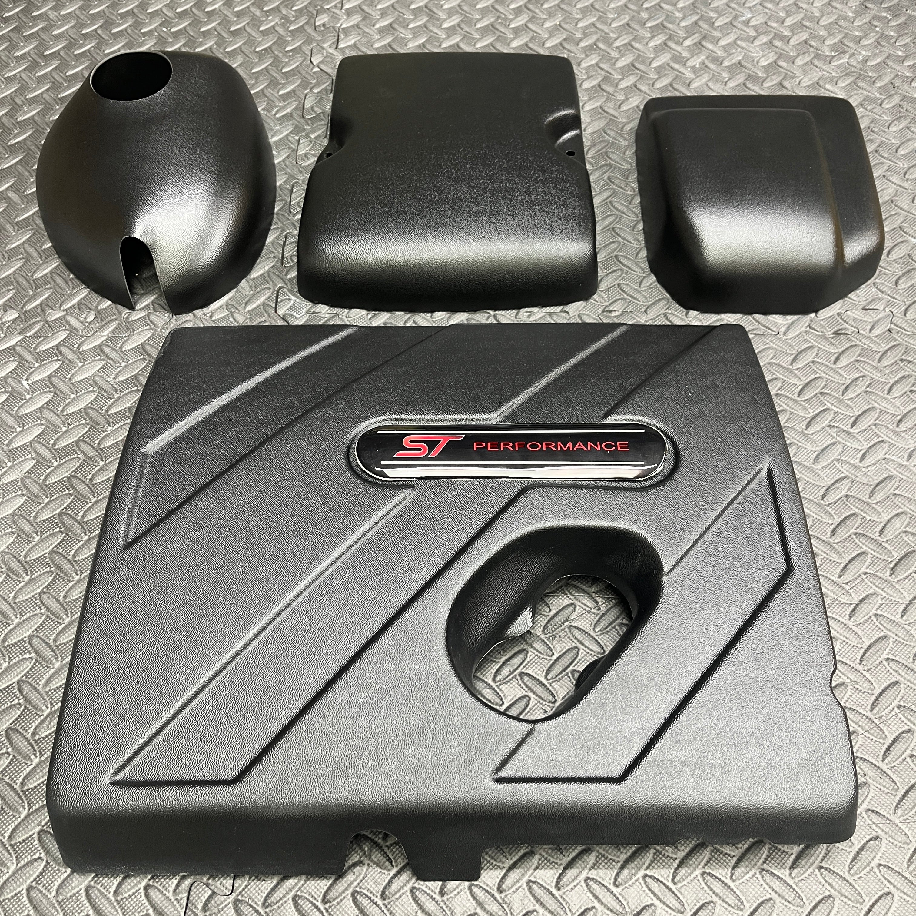 Proform Small Engine Bay Dress Up Kit Bundle – Mk8/8.5 Fiesta ST und Mk2 Puma ST (Kunststoffoberflächen) 