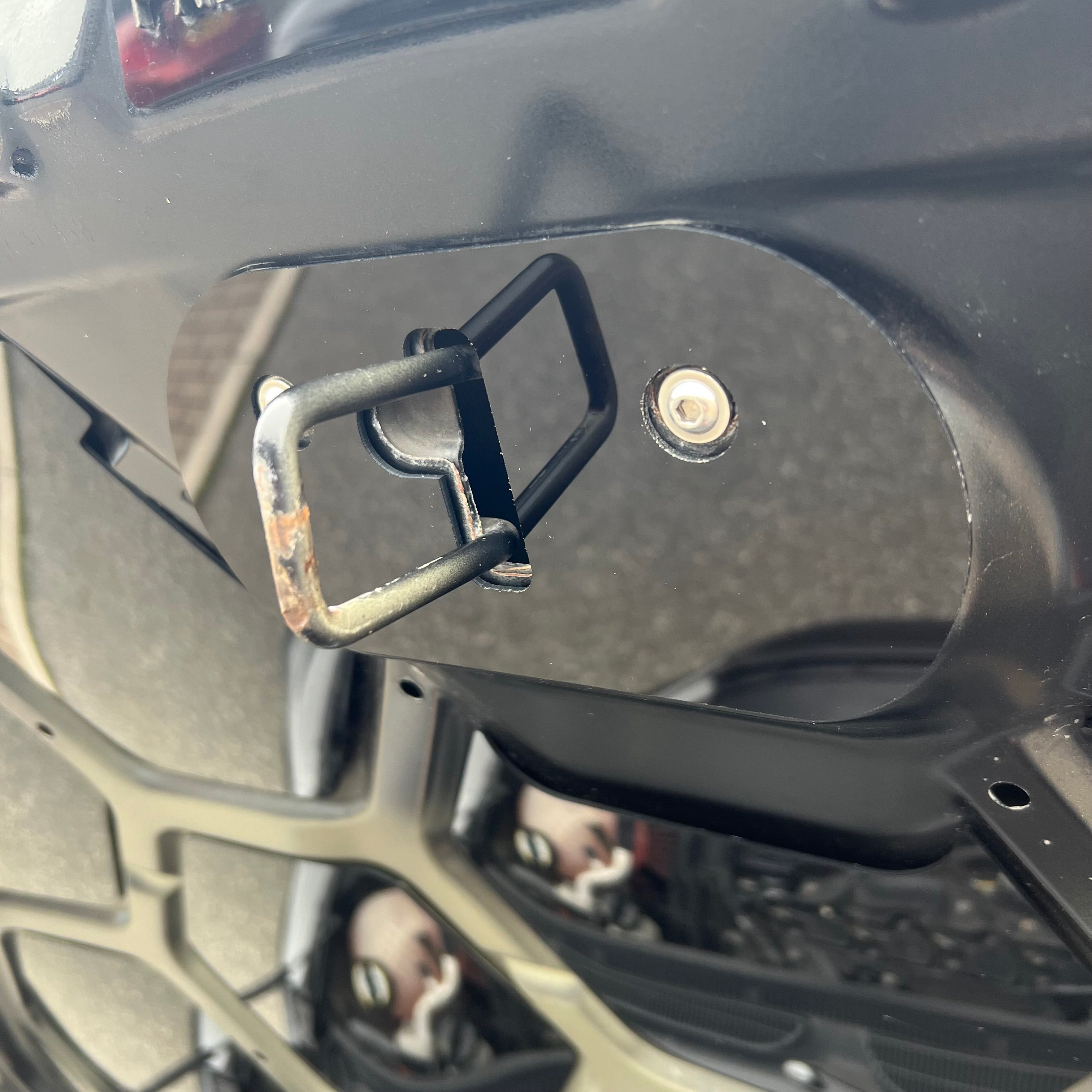 Proform Upper Bonnet Catch Plate - Mk7.5 Fiesta - Gloss Black