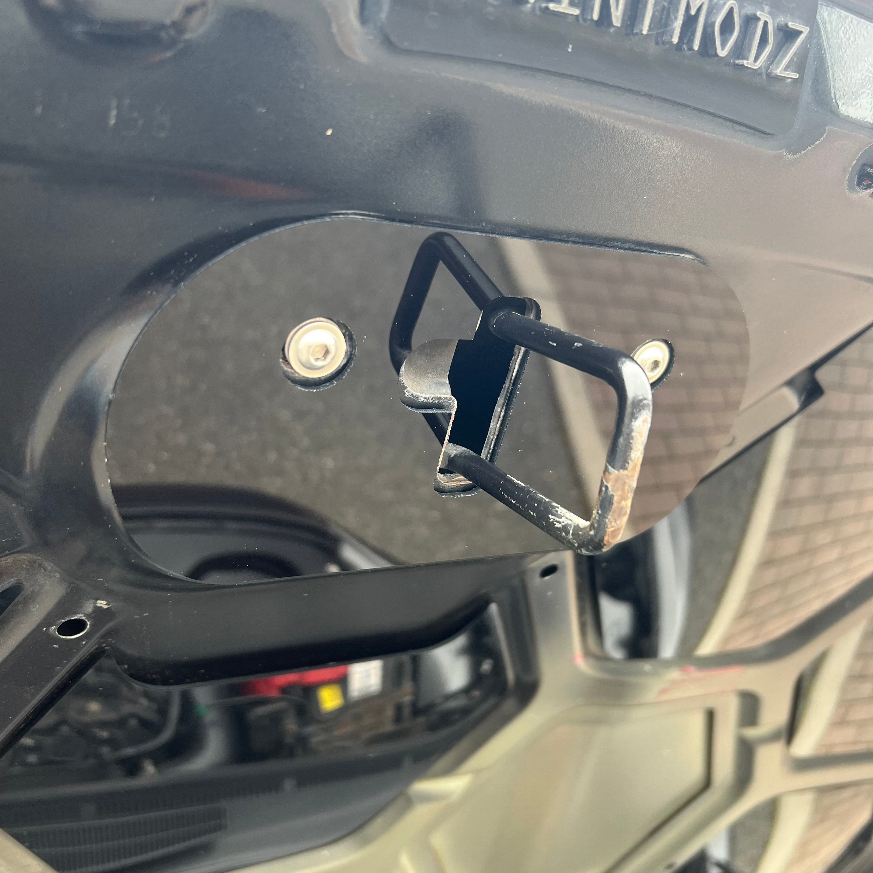 Proform Upper Bonnet Catch Plate - Mk7.5 Fiesta - Gloss Black