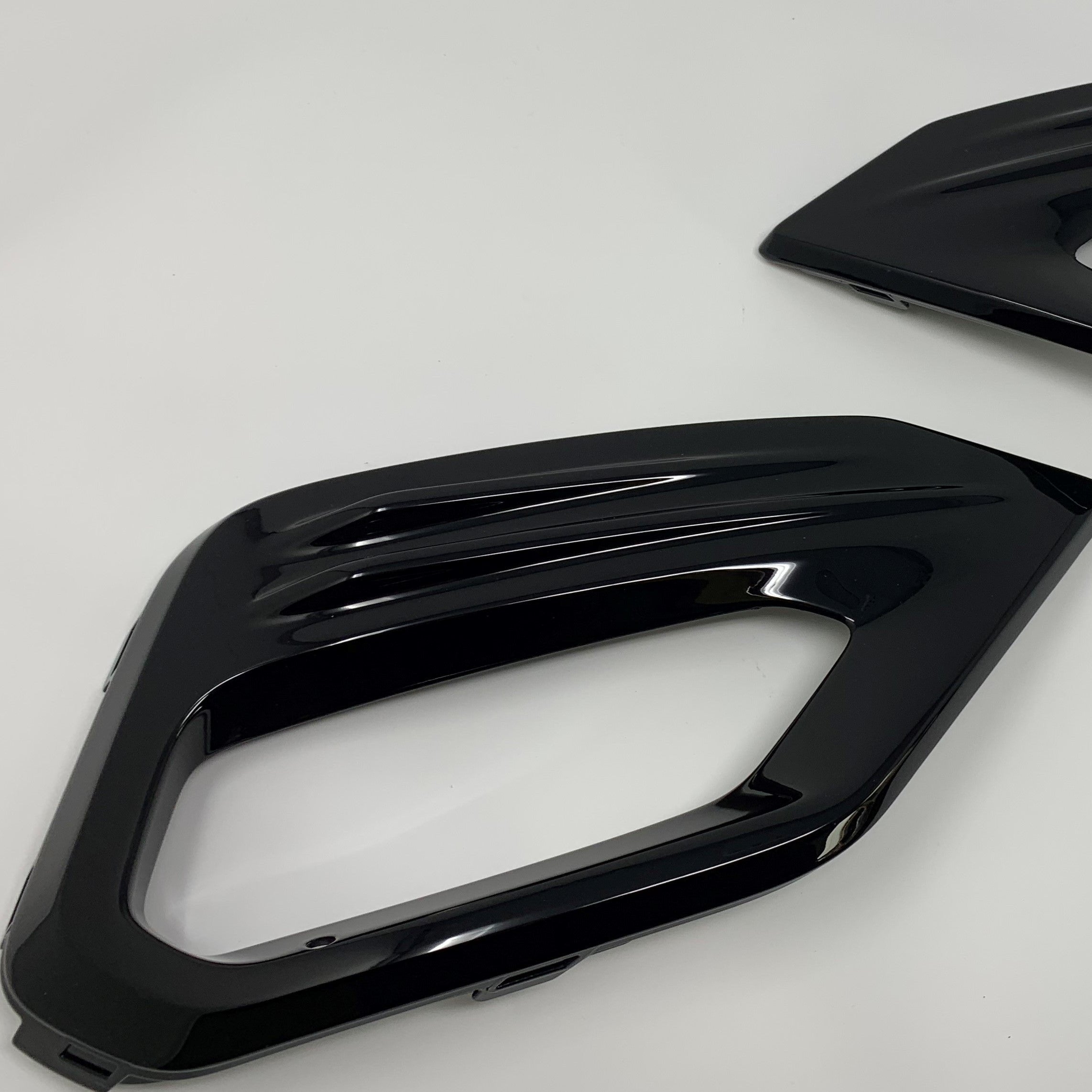 Fog Light Surrounds - MK8 Fiesta ST/ ST Line Painted Gloss Black