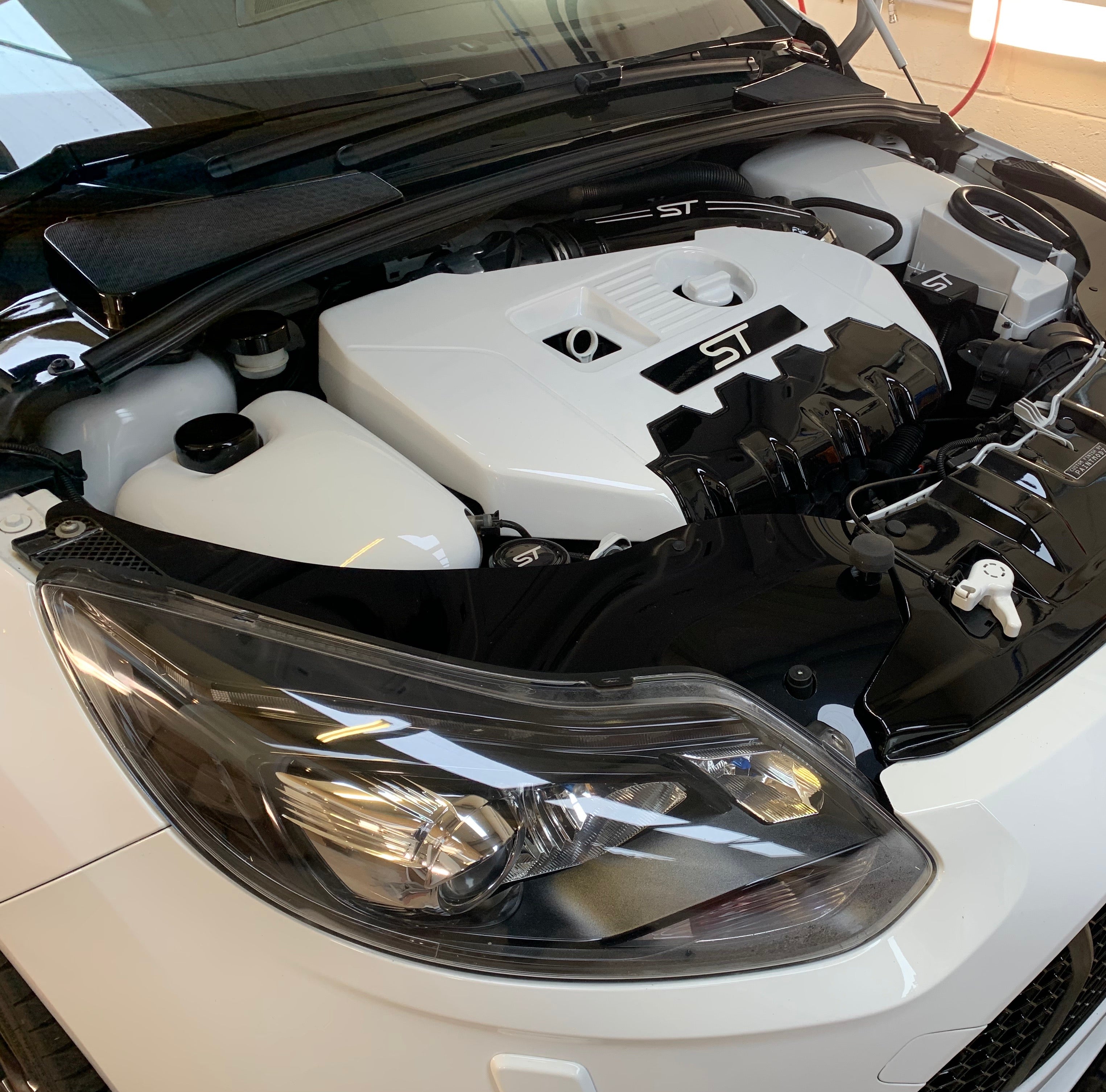 Proform Pre-Facelift Slam Panel Ends - MK3 Focus - Gloss Black Plastic
