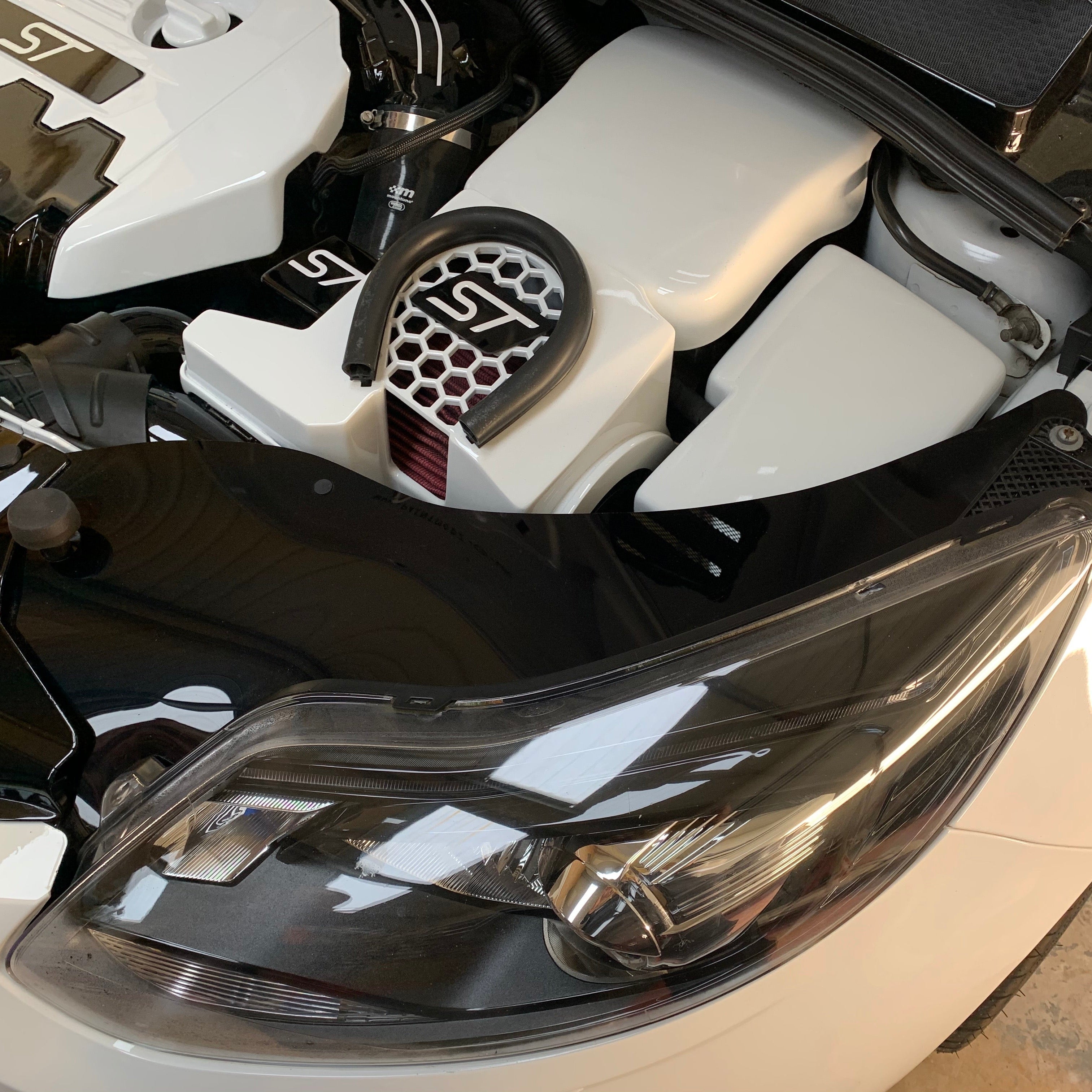 Proform Pre-Facelift Slam Panel Ends - MK3 Focus - Gloss Black Plastic