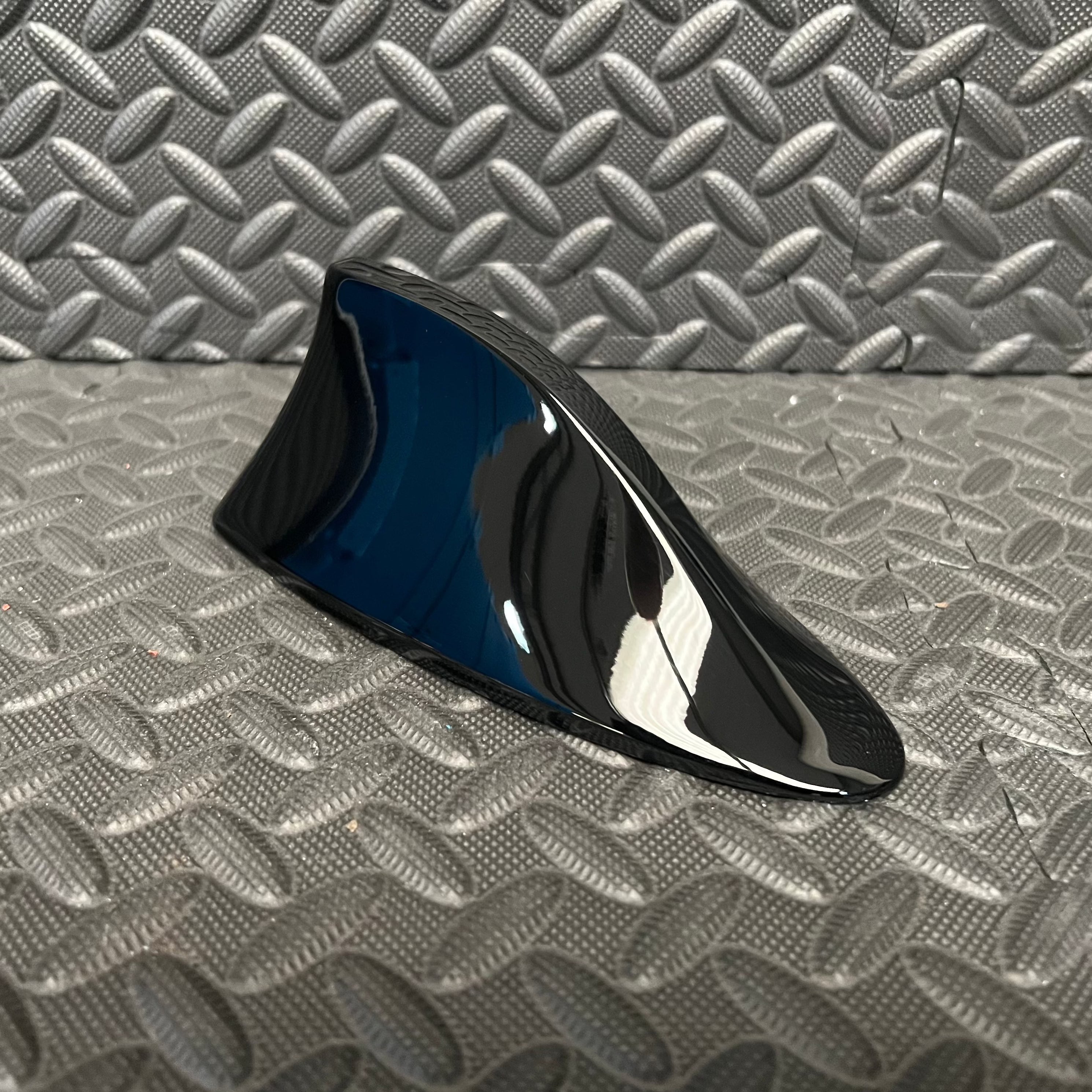 Shark Fin Aerial Mk3/3.5 Ford Focus / Mk8 Ford Fiesta - Painted Shadow Black