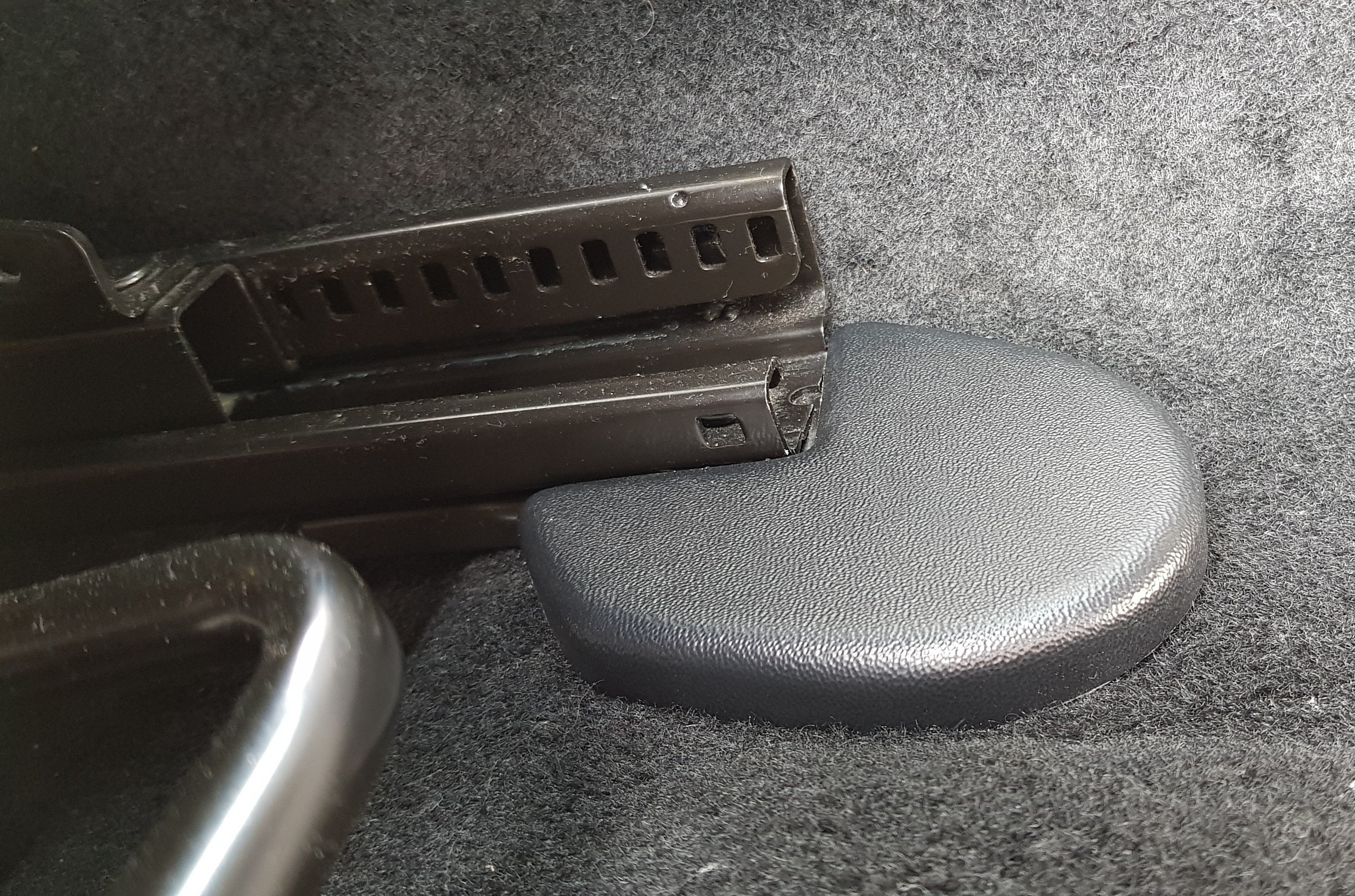 Seat Rail End Covers (Fronts) - Mk3/3.5 Focus